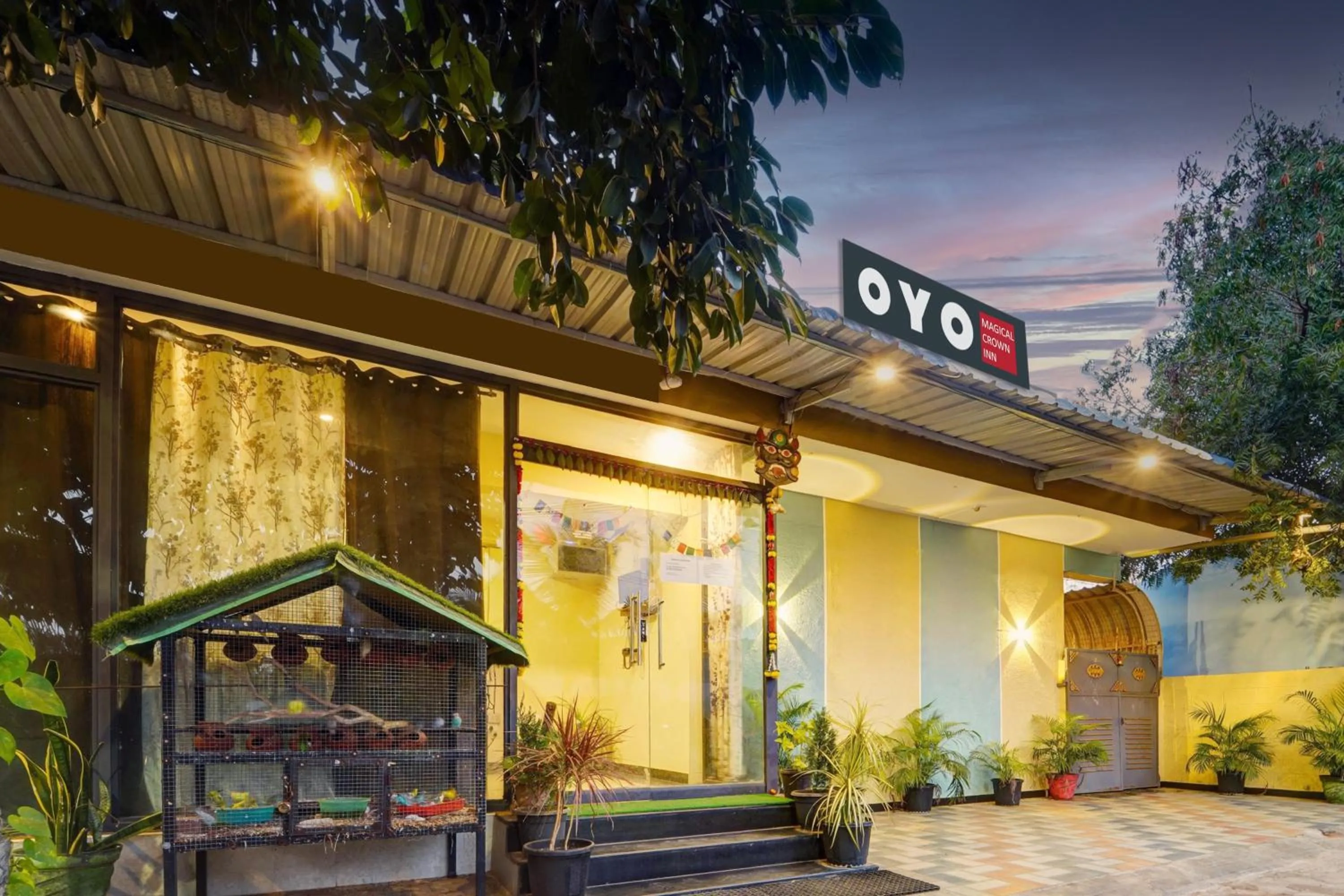 Facade/entrance in Hotel O Magical Crown Inn