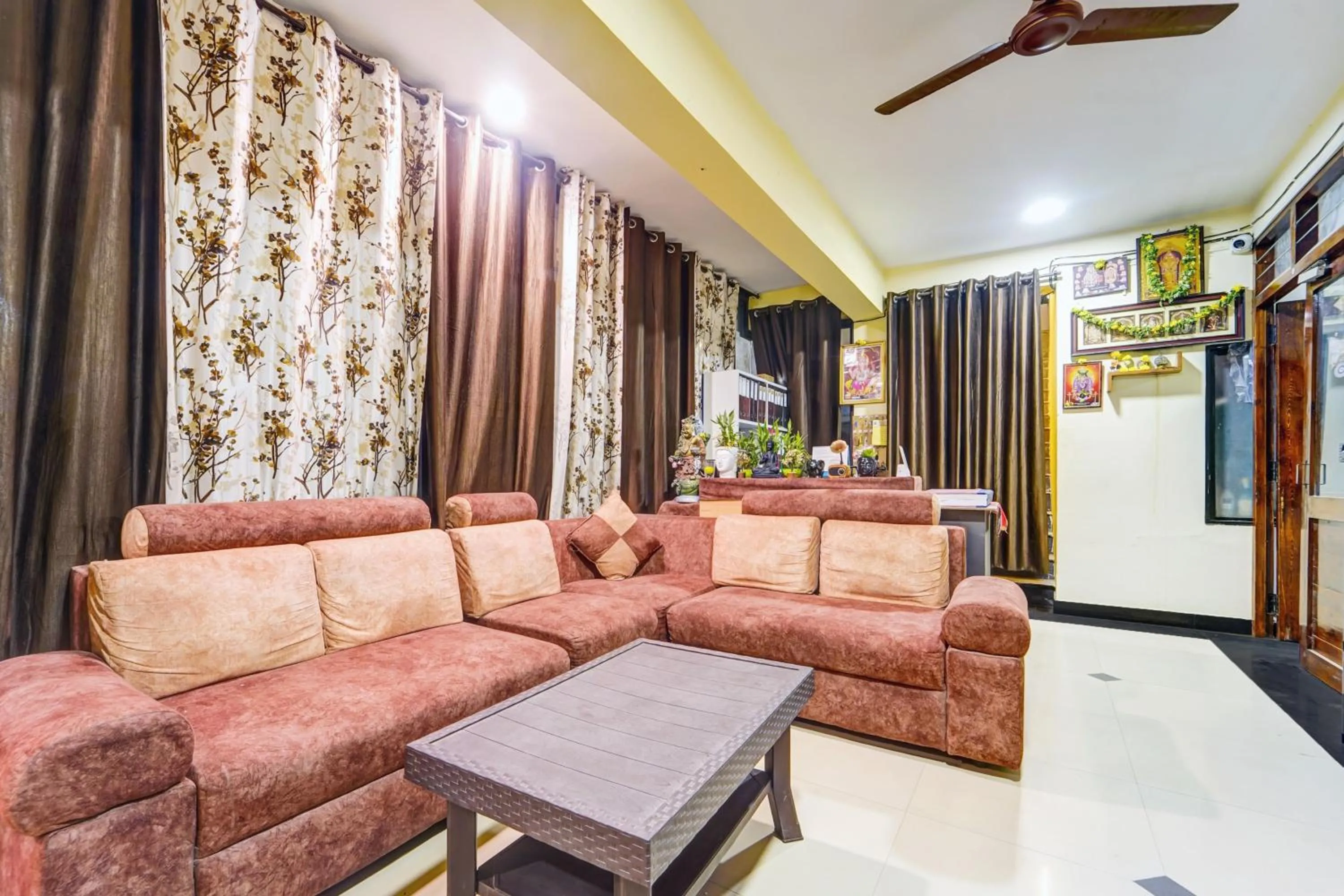 Lobby or reception in Hotel O Magical Crown Inn