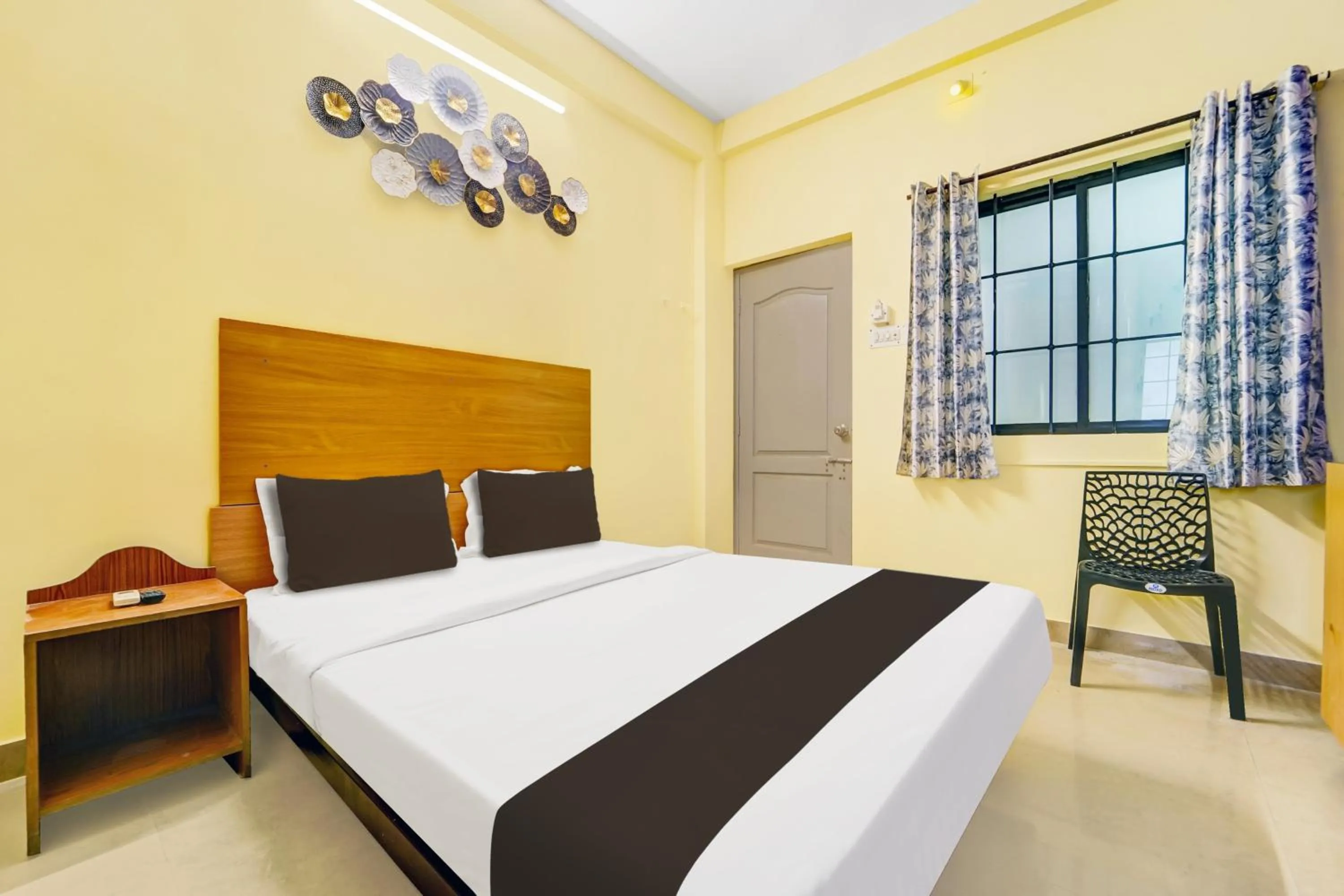 Bedroom in Hotel O Magical Crown Inn