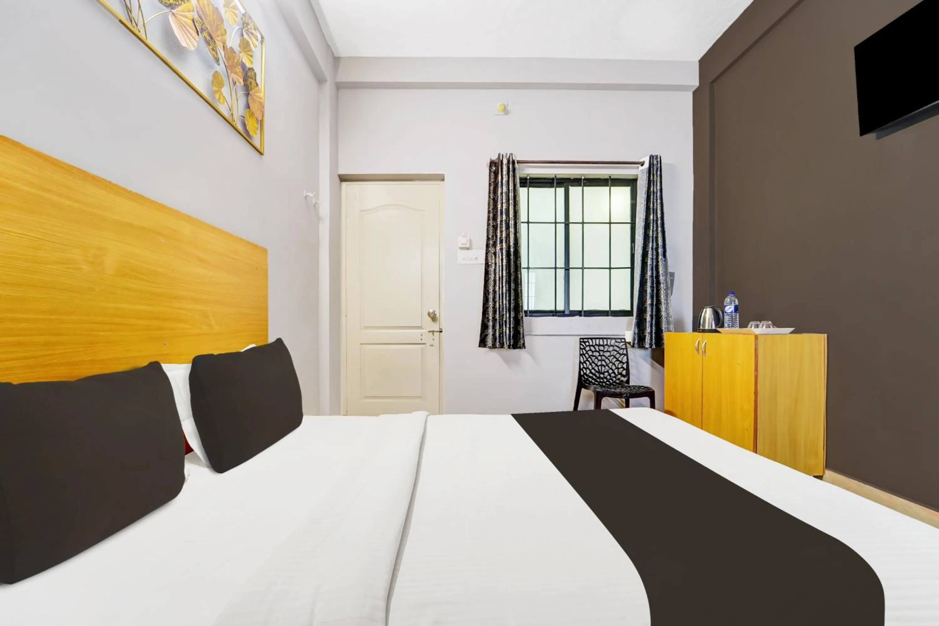 Bedroom in Hotel O Magical Crown Inn