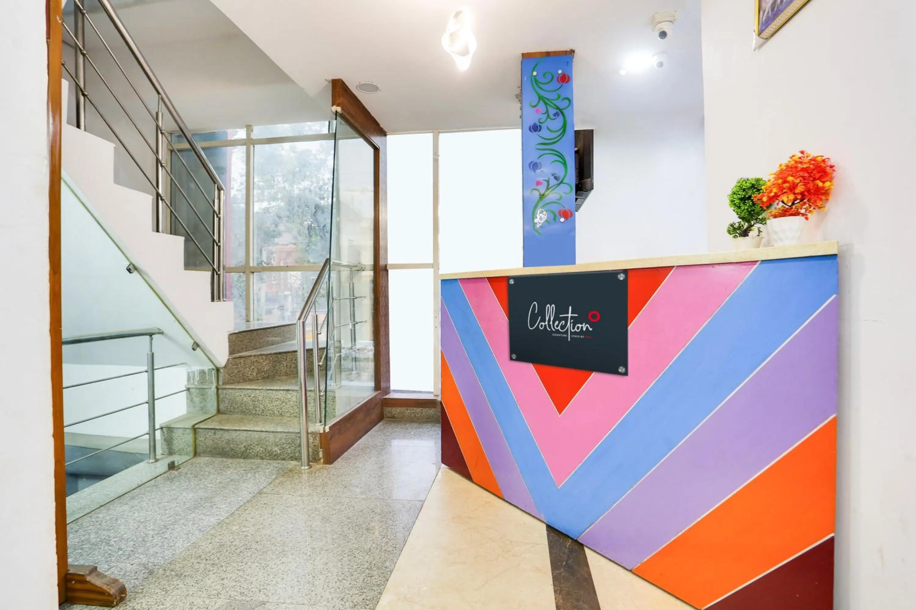 Lobby or reception in Collection O Golden Key Near TDI Mall