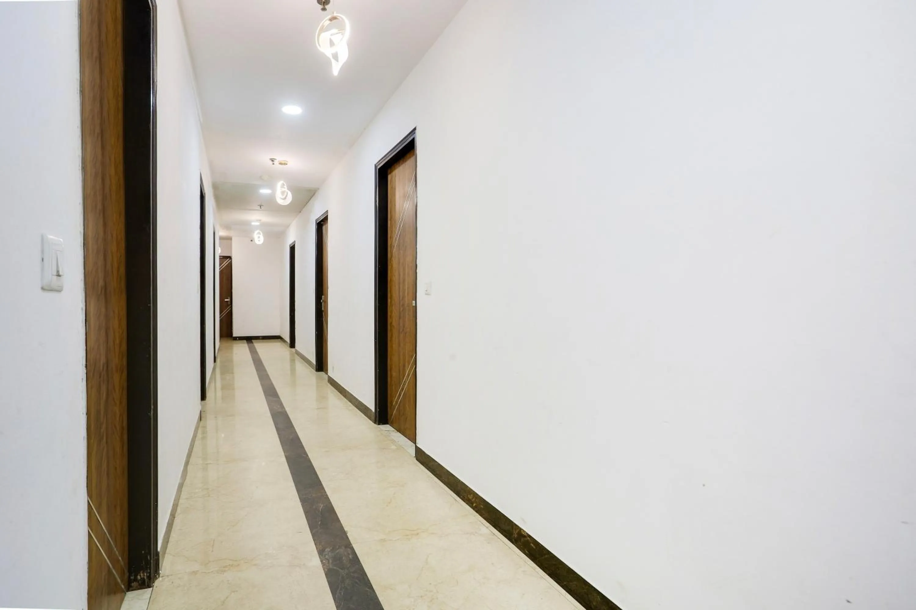 Lobby or reception in Collection O Golden Key Near TDI Mall