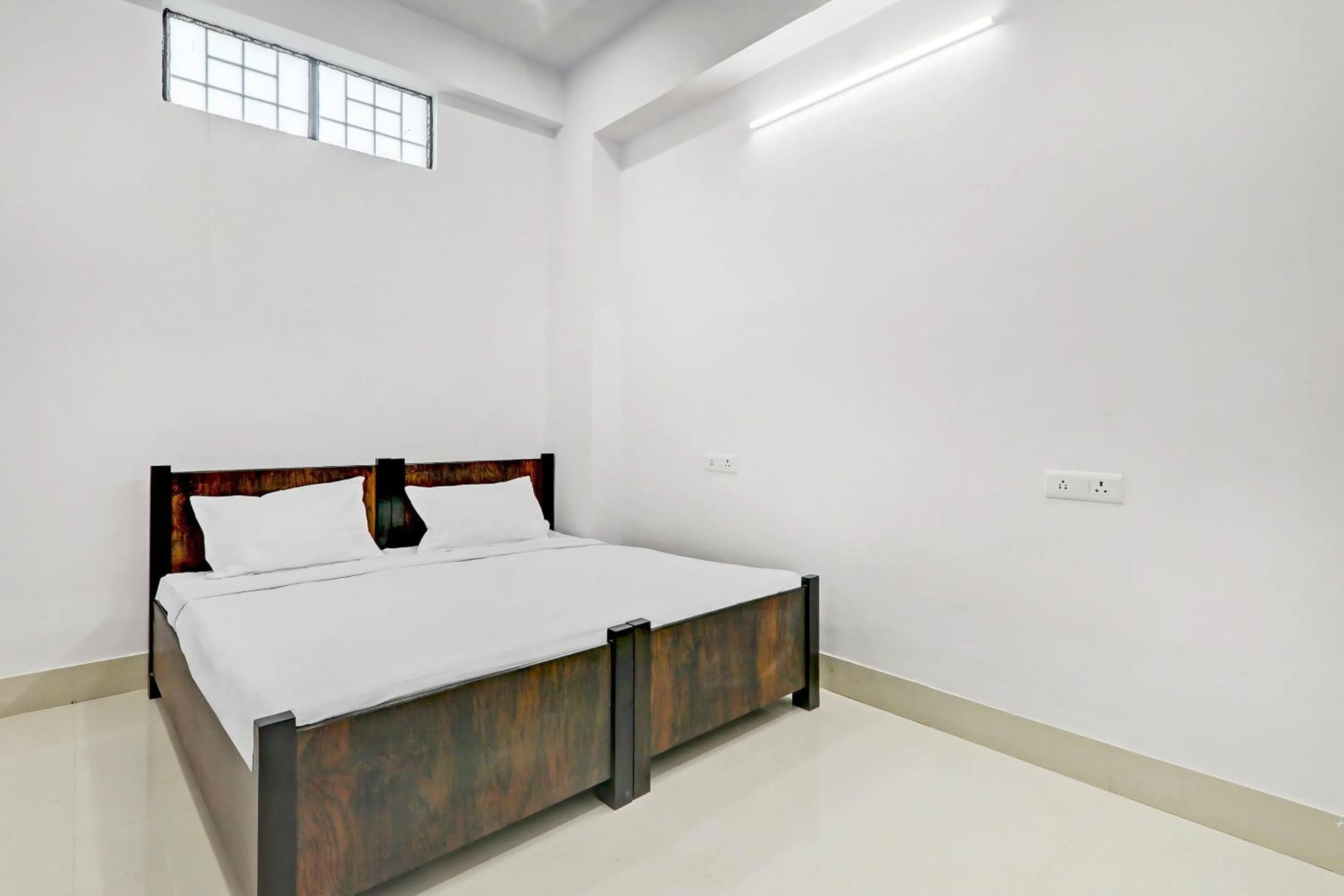 Bedroom, Bed in Hotel O The Lemongrass