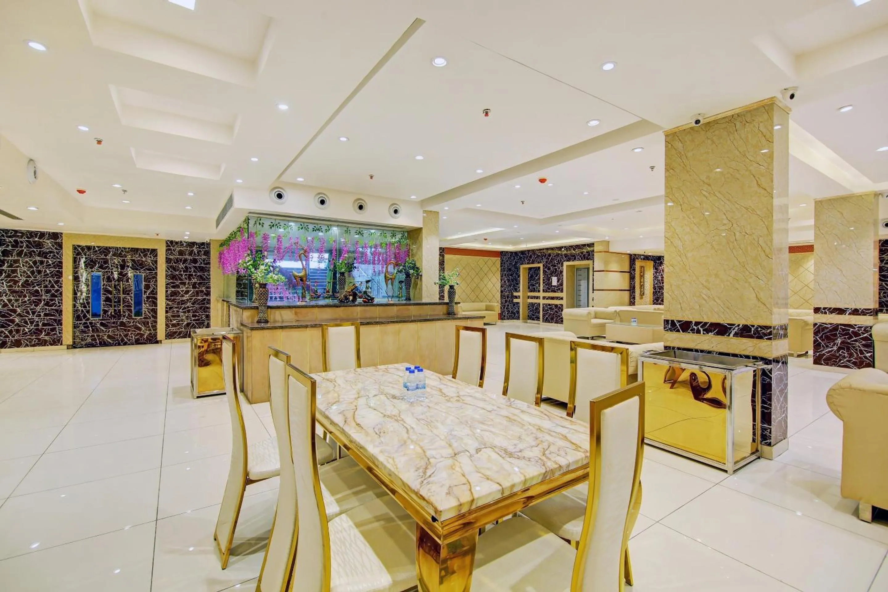 Lobby or reception in Hotel O Kinsfolk Inn