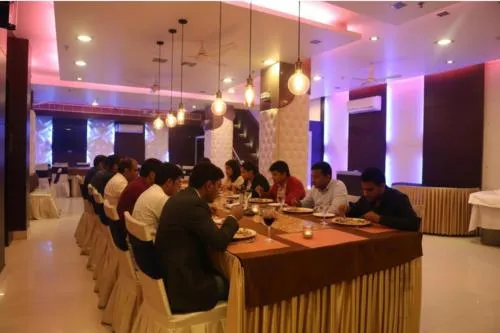 FabHotel Yug Villa