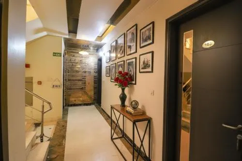 FabHotel Yug Villa