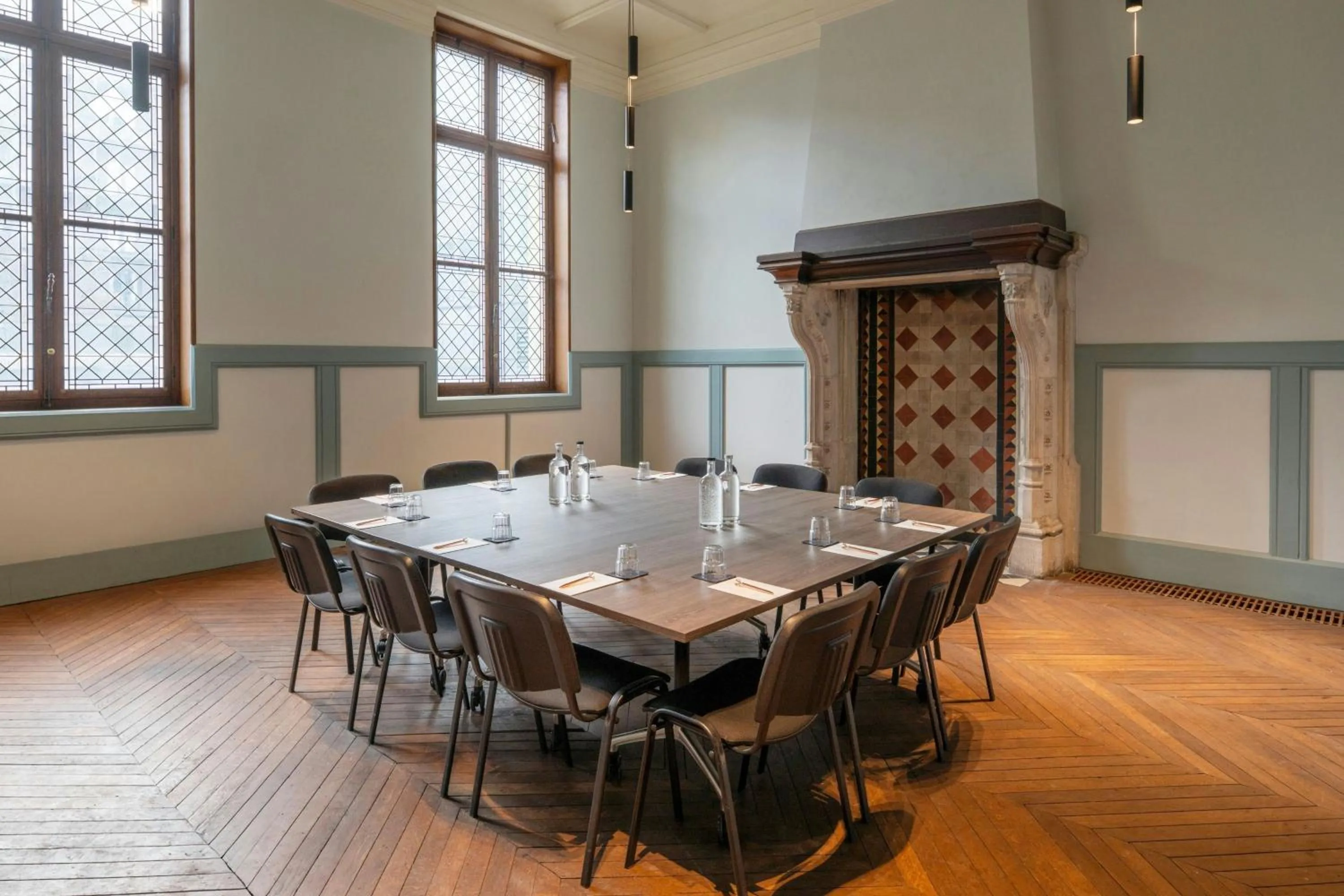 Meeting/conference room in Sapphire House Antwerp, Autograph Collection