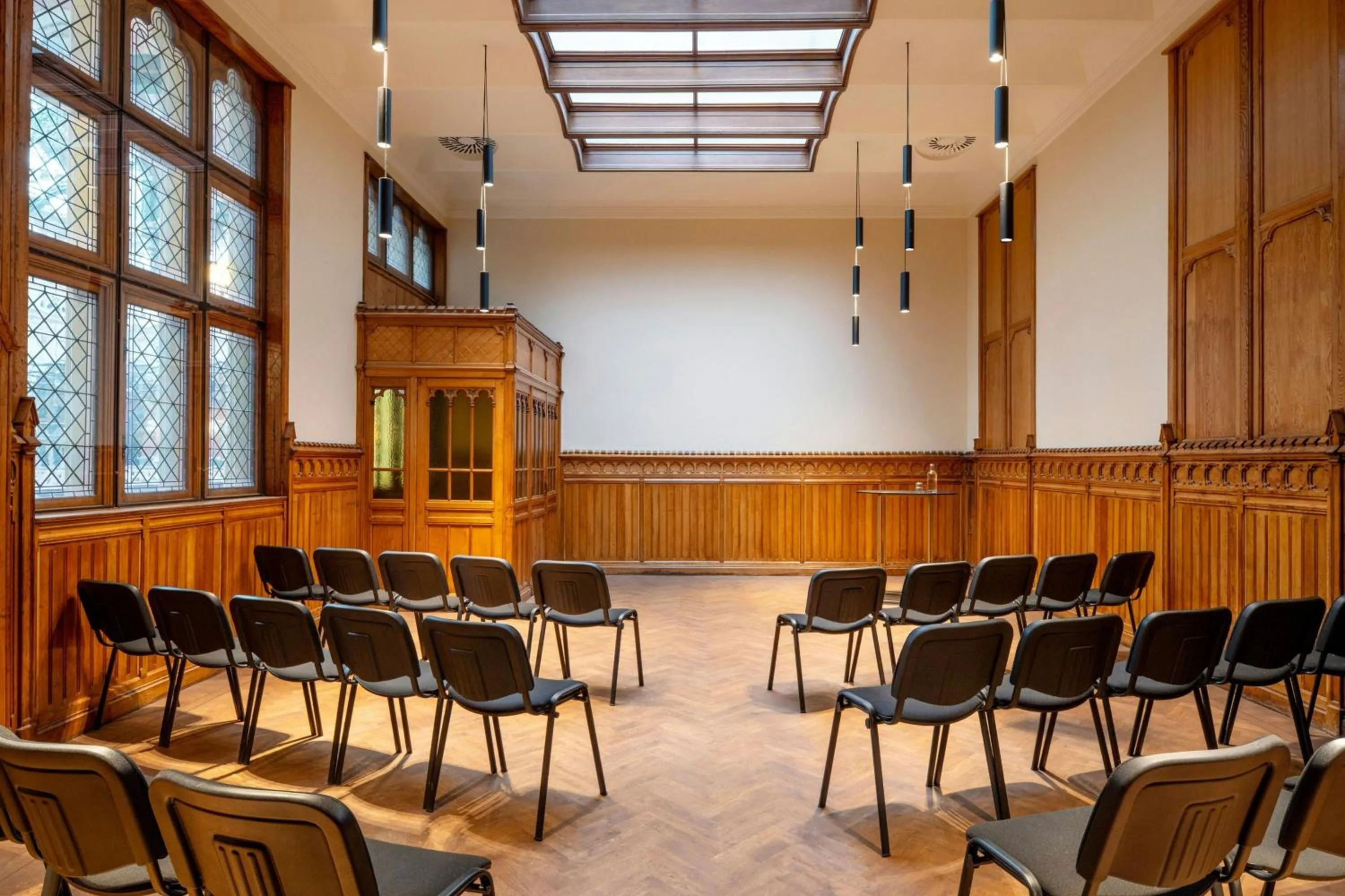 Meeting/conference room in Sapphire House Antwerp, Autograph Collection