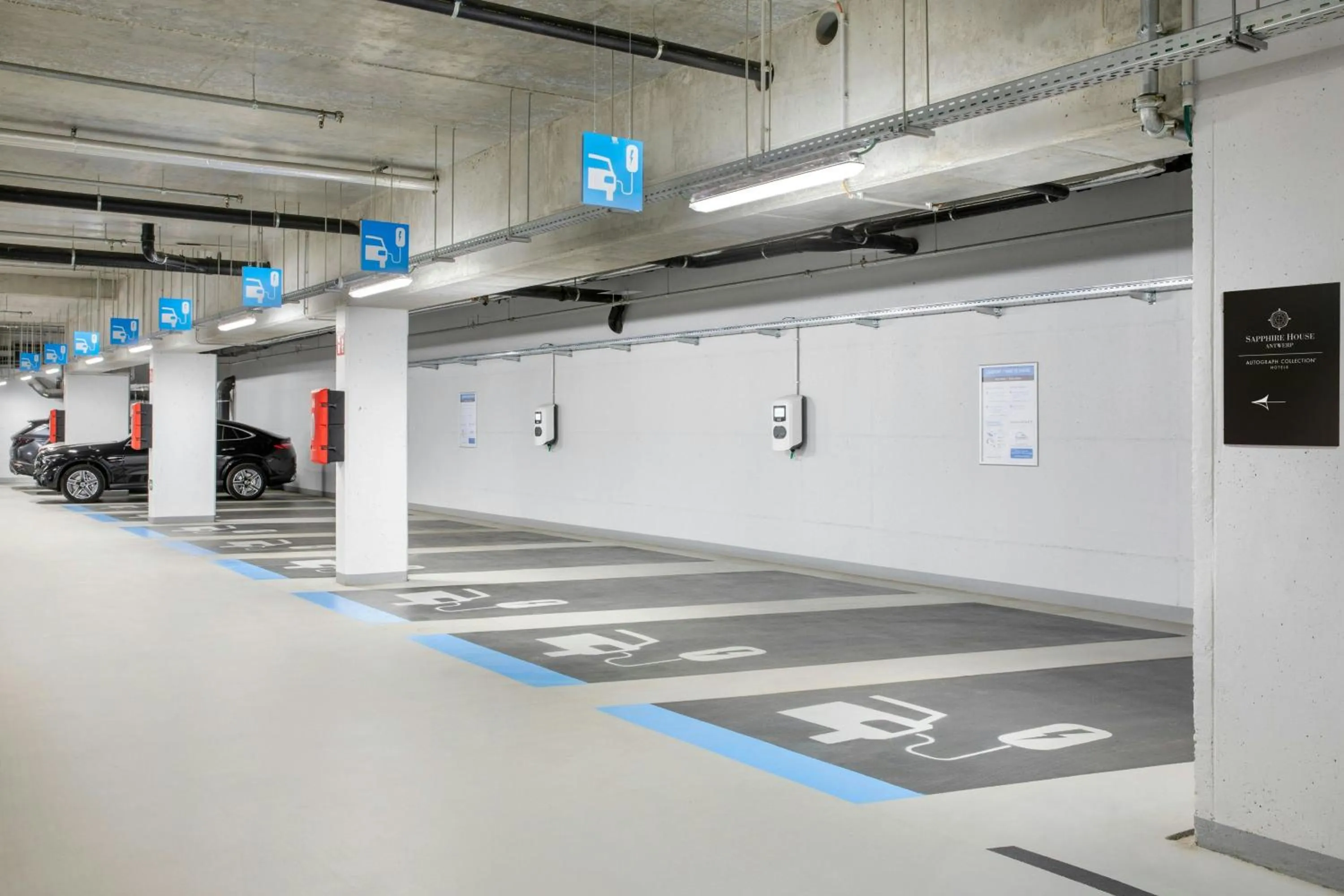 Other in Sapphire House Antwerp, Autograph Collection