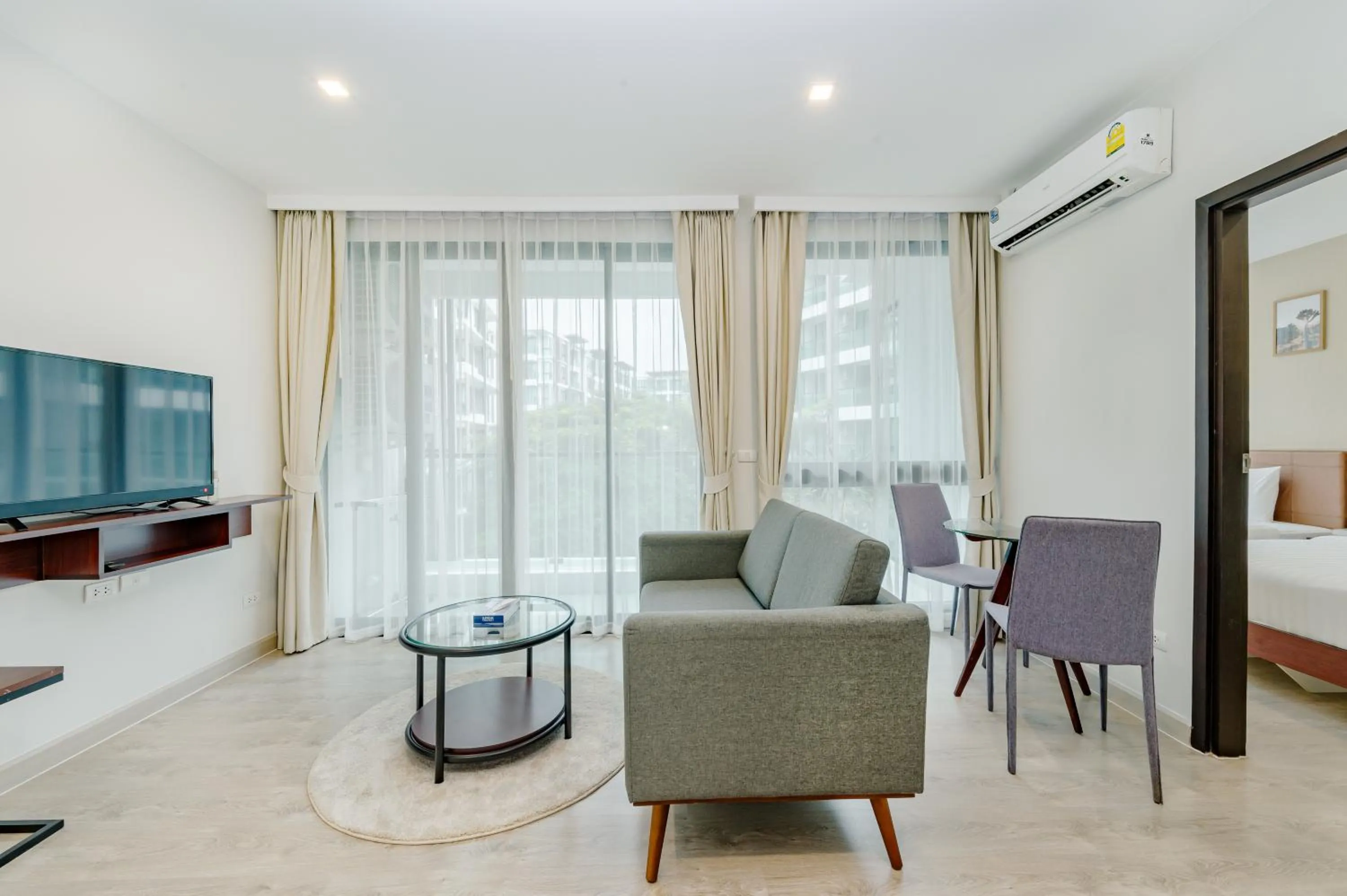 Bed in Wyndham Phuket Airport