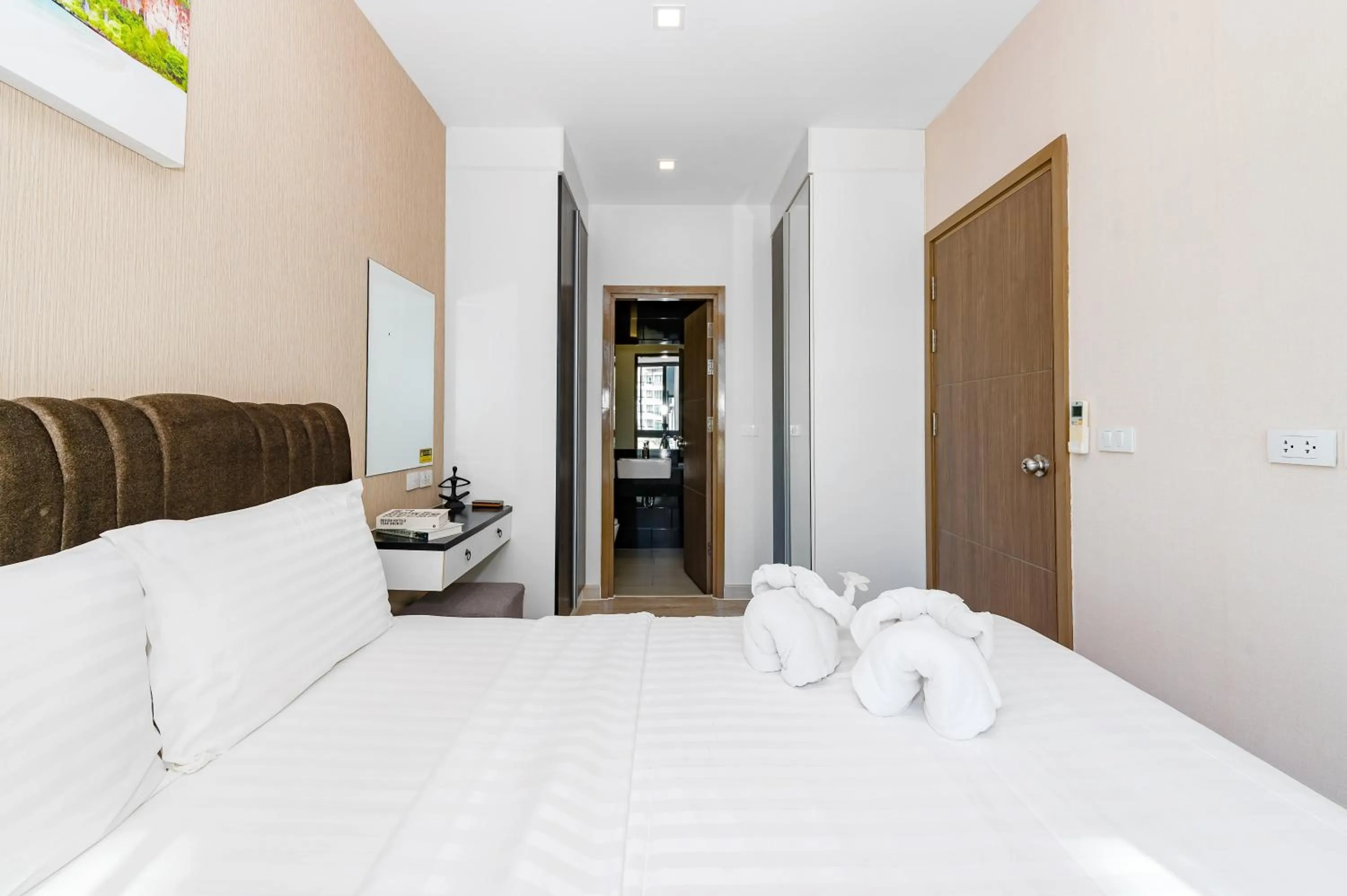 Photo of the whole room, Bed in Wyndham Phuket Airport