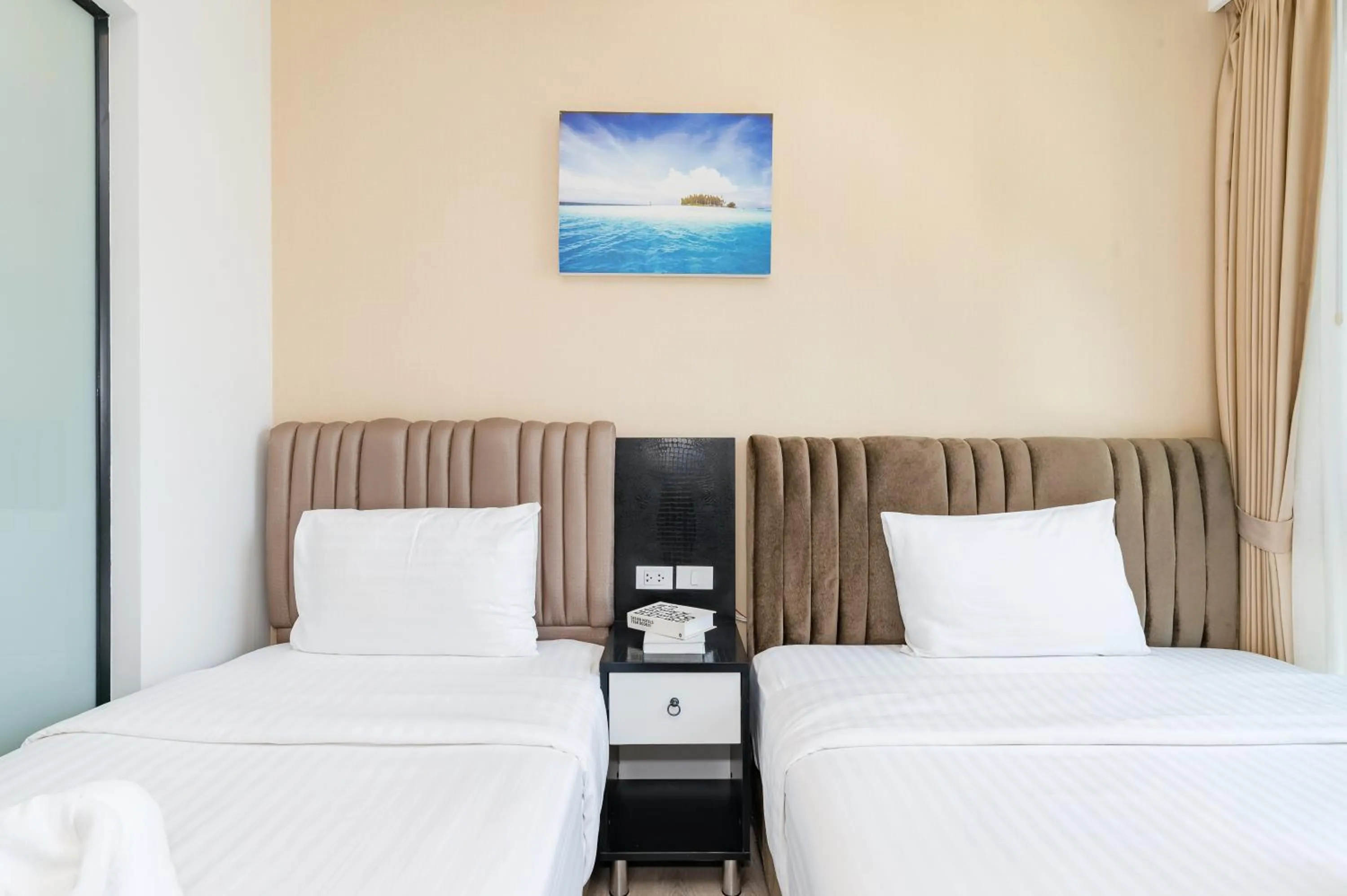 Bed in Wyndham Phuket Airport