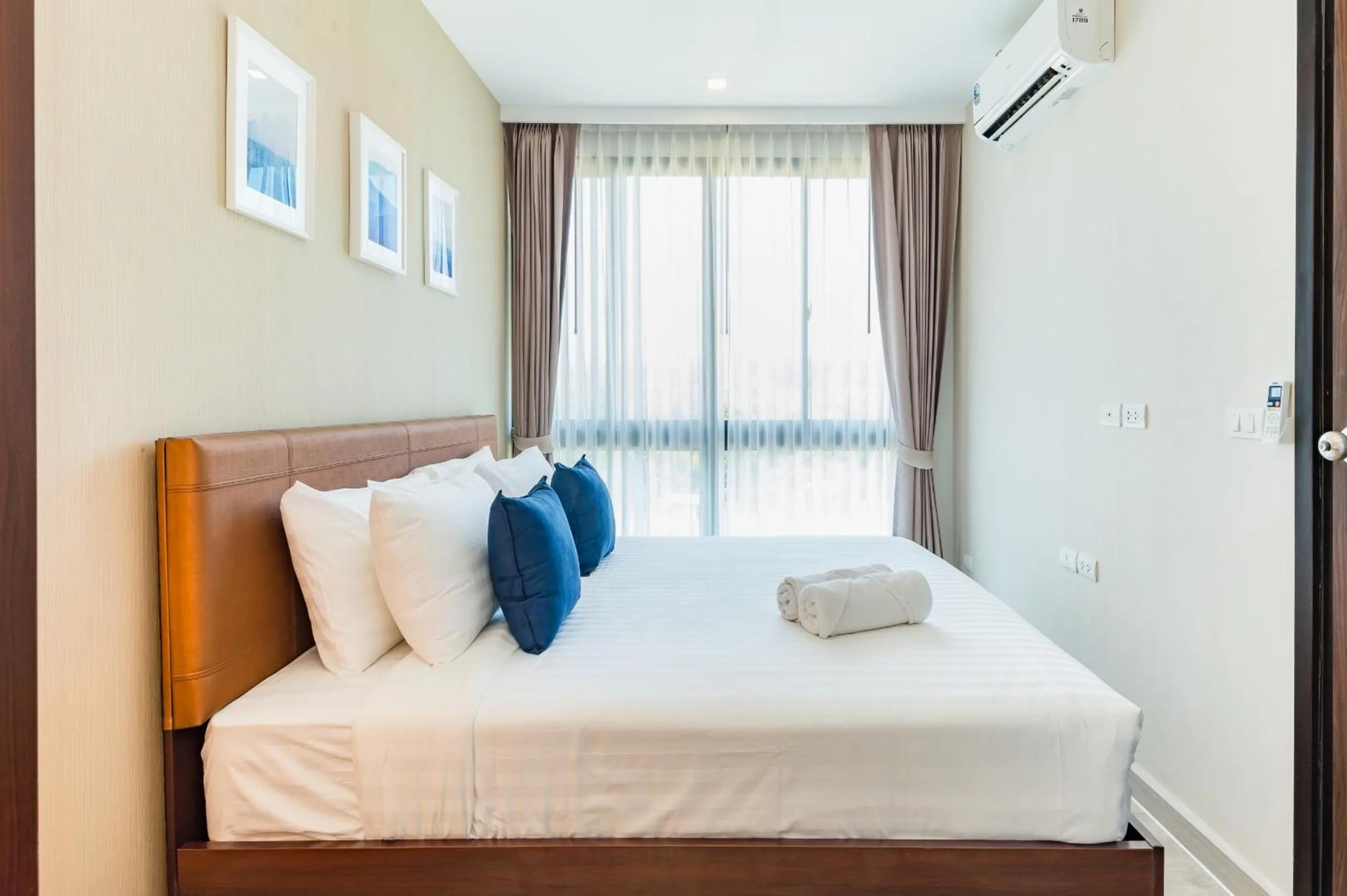 Bed in Wyndham Phuket Airport