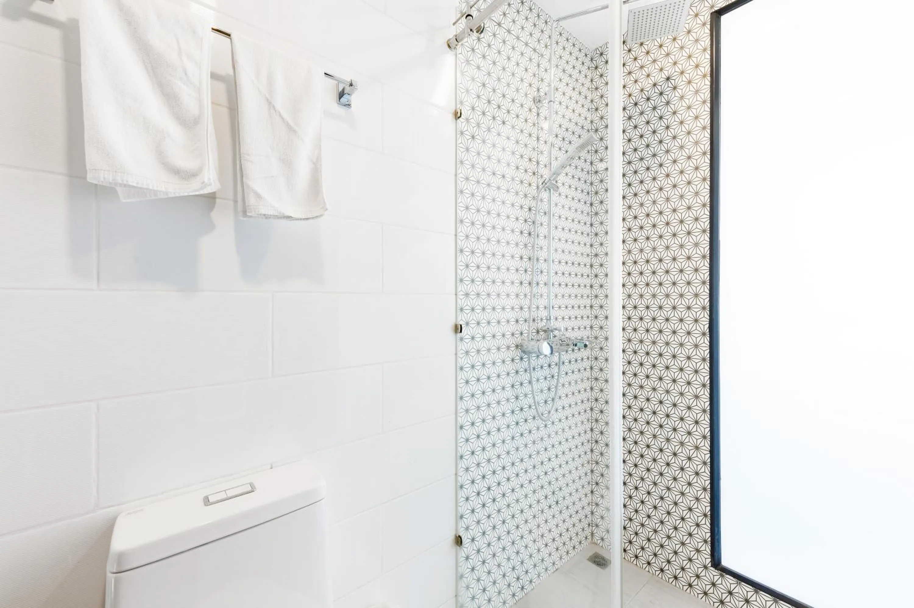 Shower in Wyndham Phuket Airport