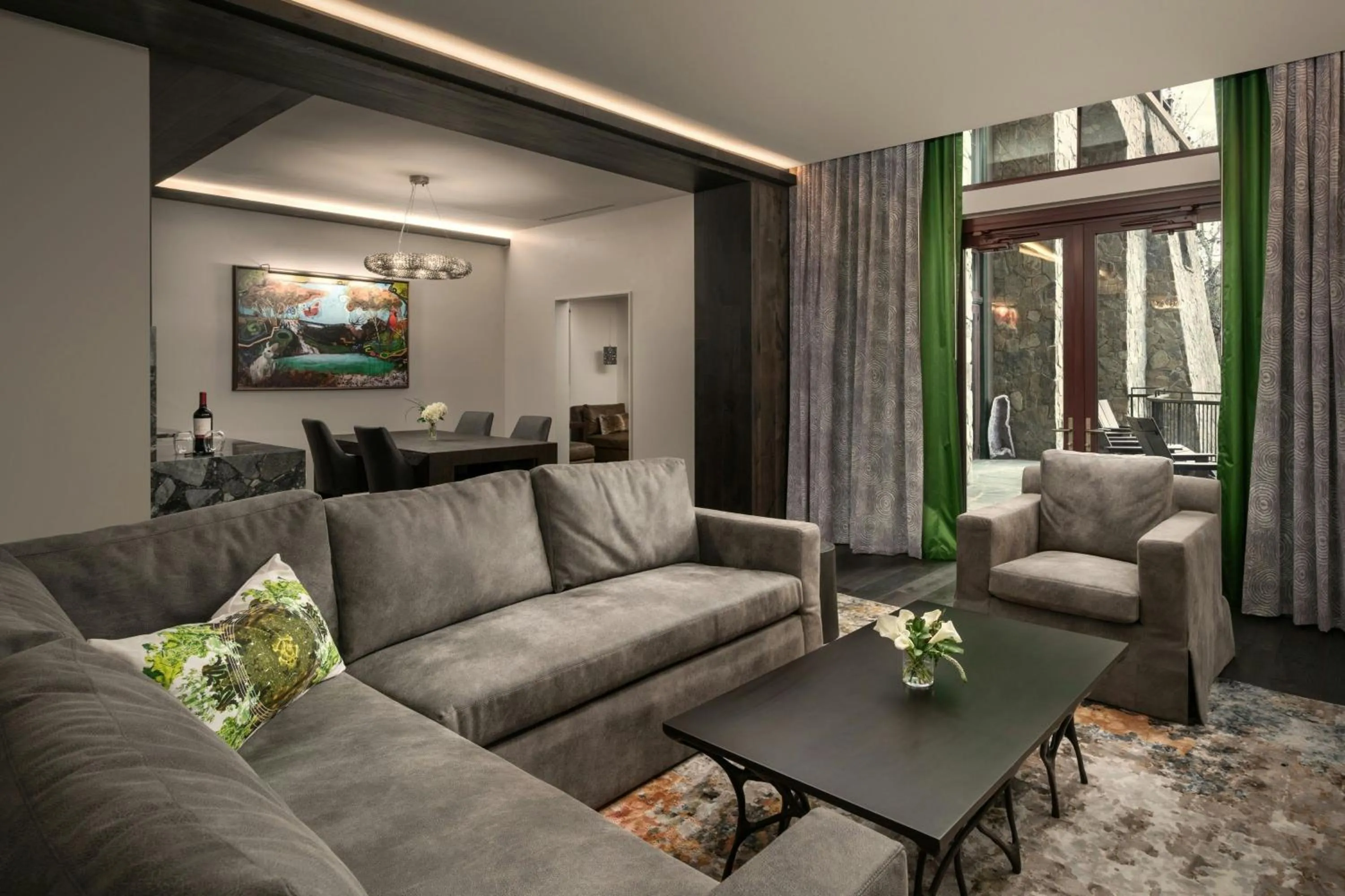 Living room in Grand Bohemian Lodge Greenville, Autograph Collection