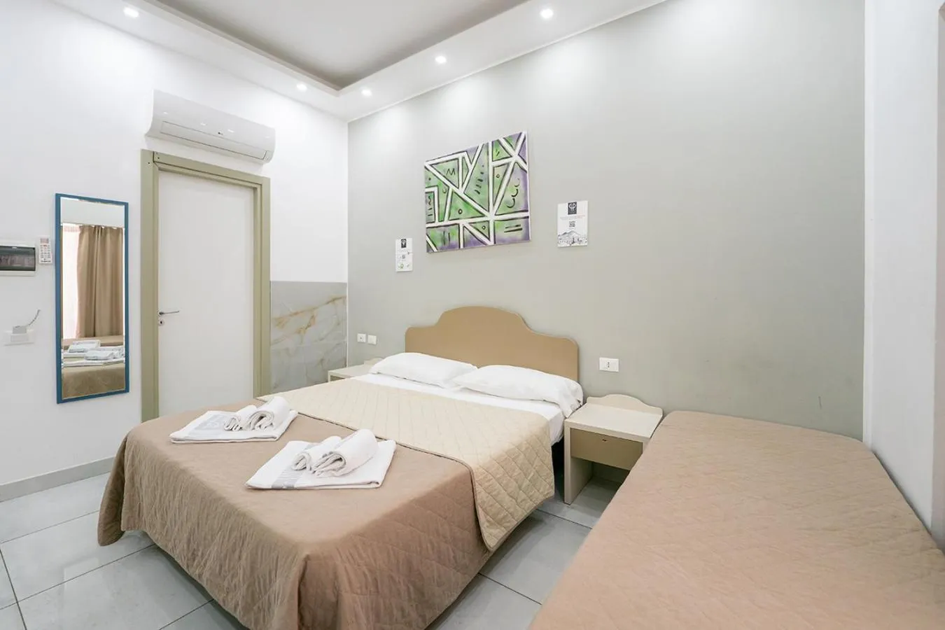 Bed in Royal H Umberto I, Napoli Centro, by ClaPa Group