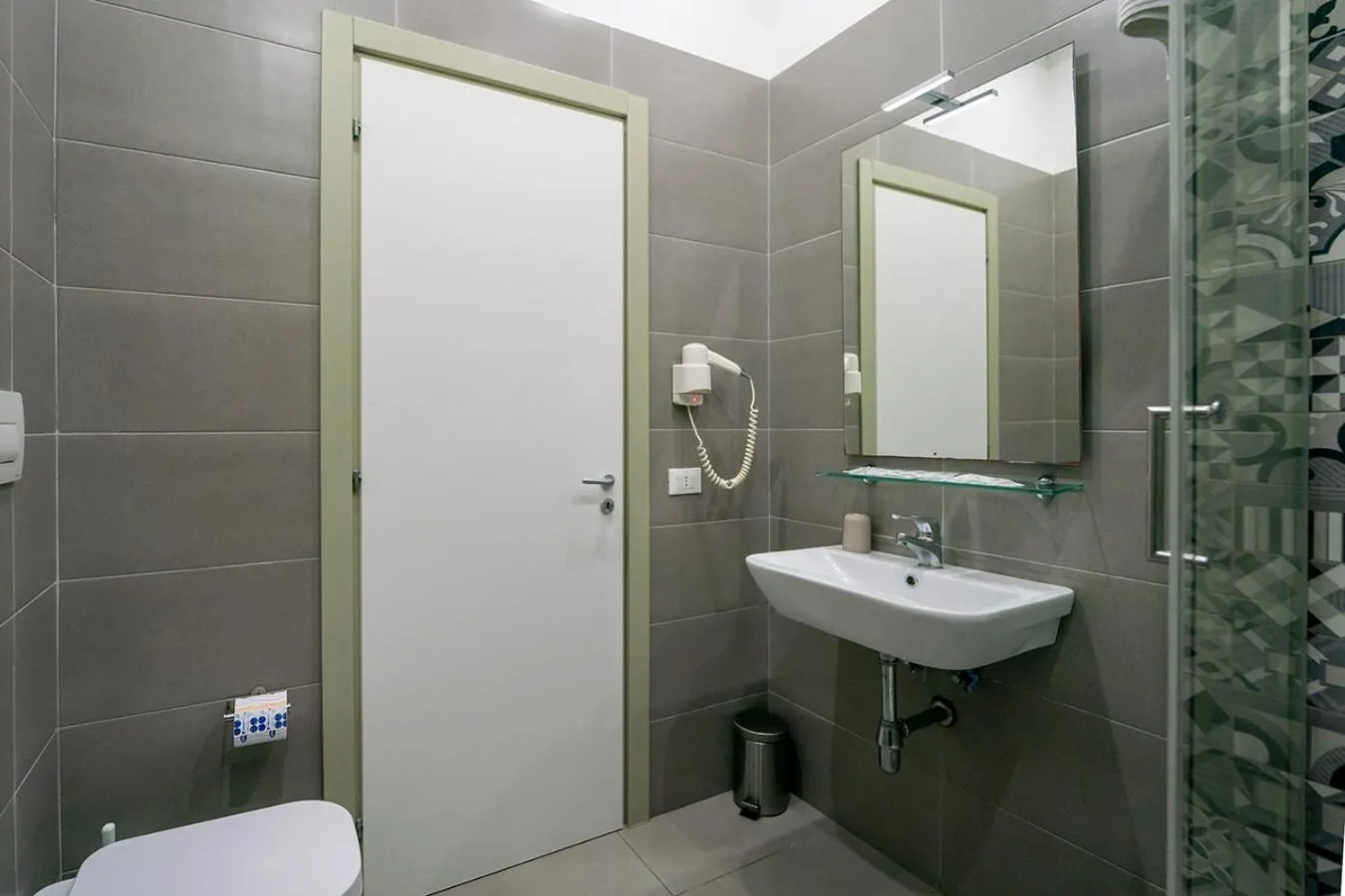 Shower in Royal H Umberto I, Napoli Centro, by ClaPa Group