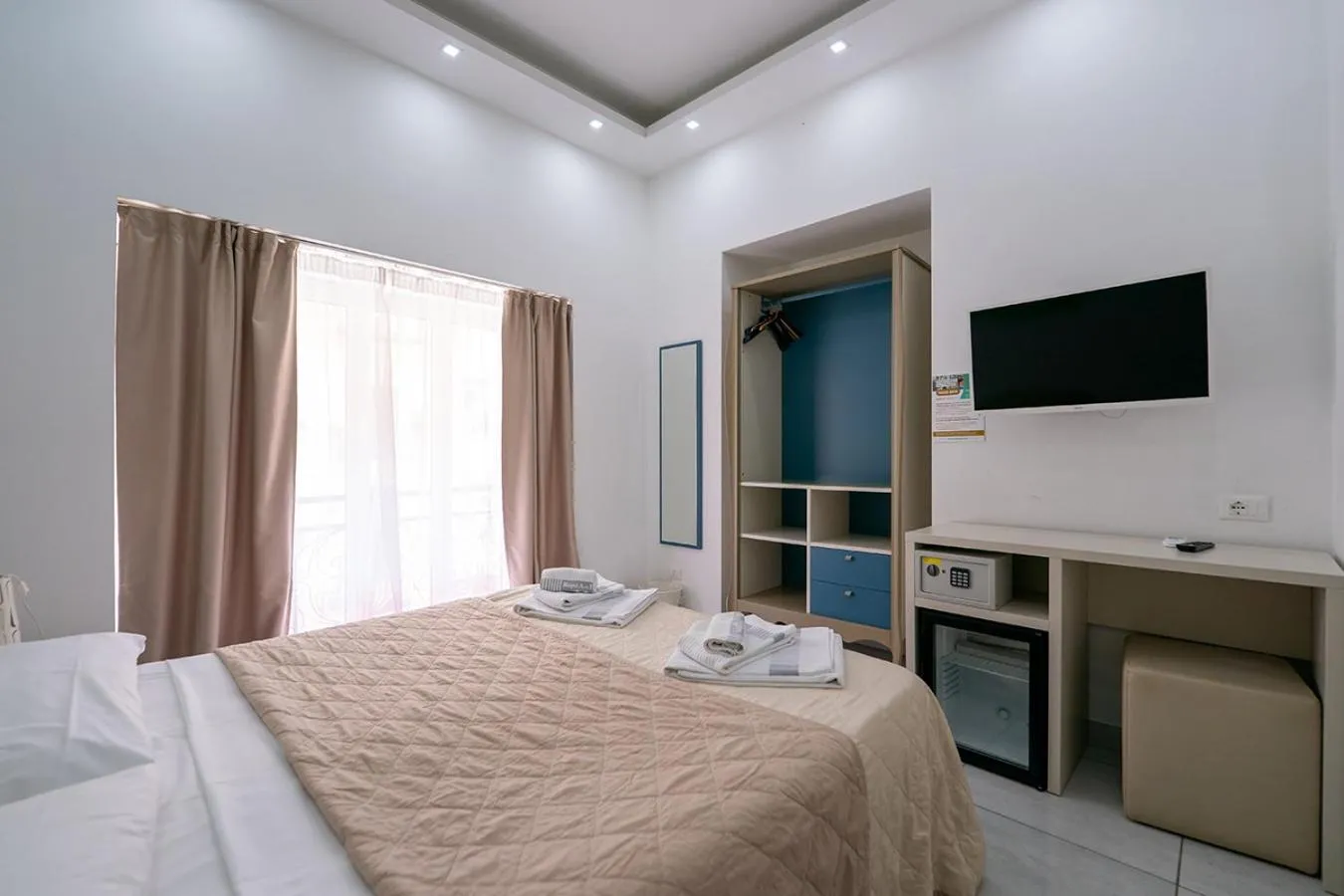 Bed in Royal H Umberto I, Napoli Centro, by ClaPa Group