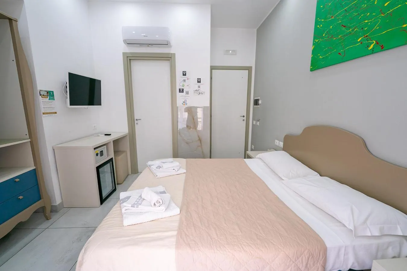 Bed in Royal H Umberto I, Napoli Centro, by ClaPa Group