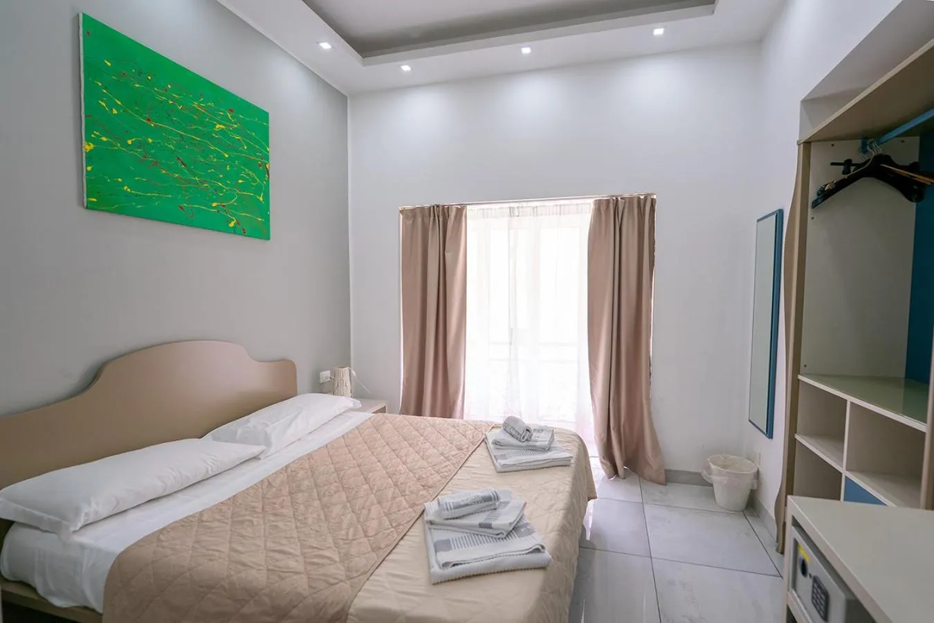 Bed in Royal H Umberto I, Napoli Centro, by ClaPa Group