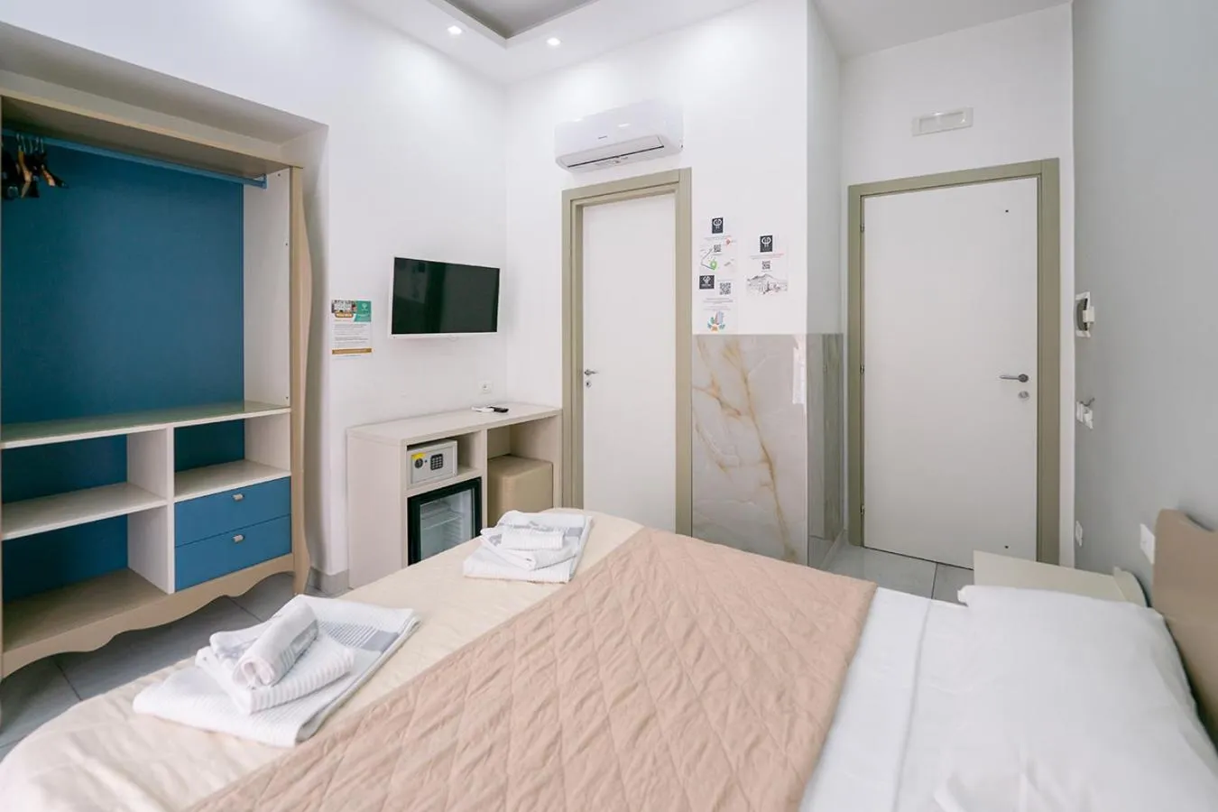 Bed in Royal H Umberto I, Napoli Centro, by ClaPa Group