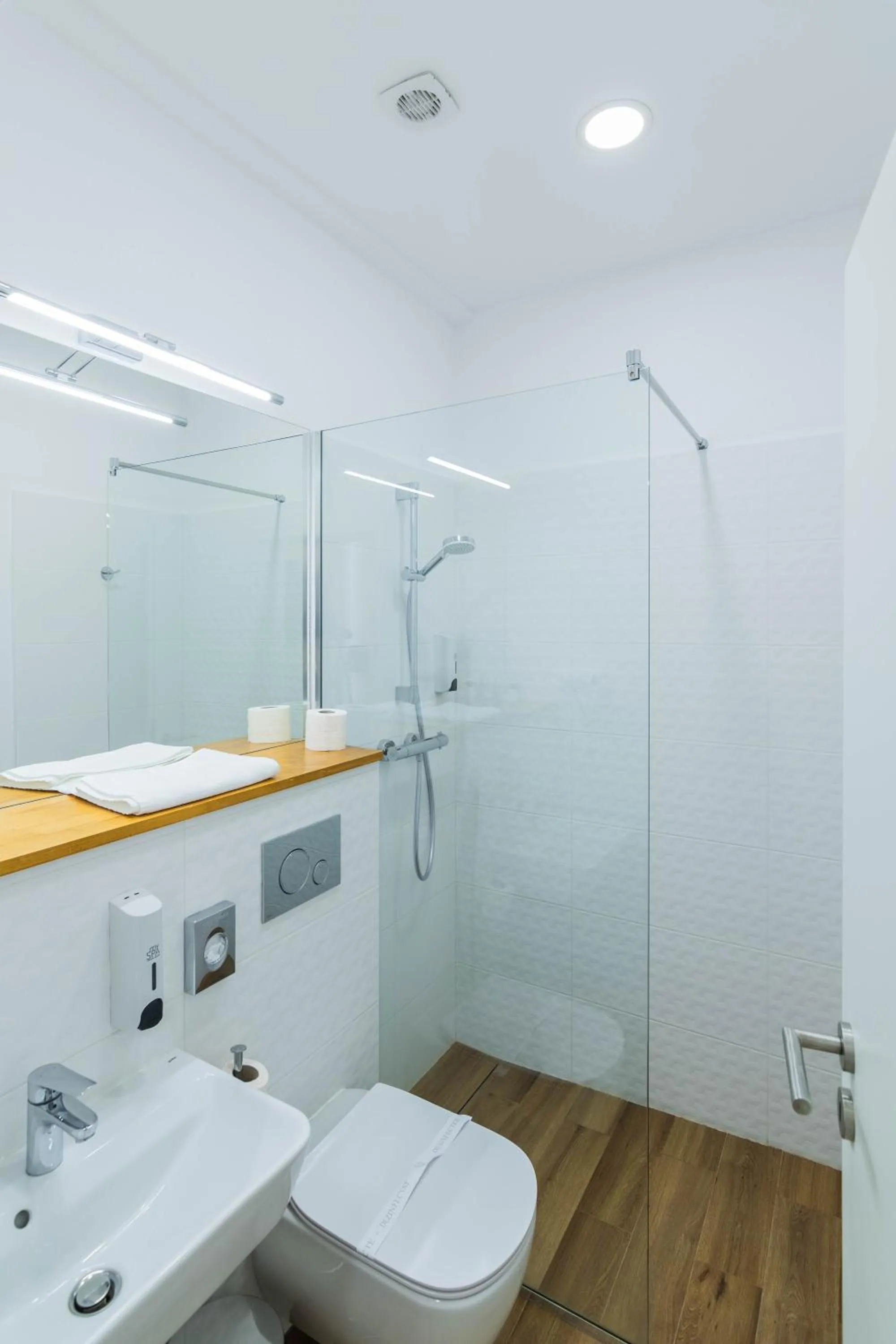 Shower in Hotel Urban