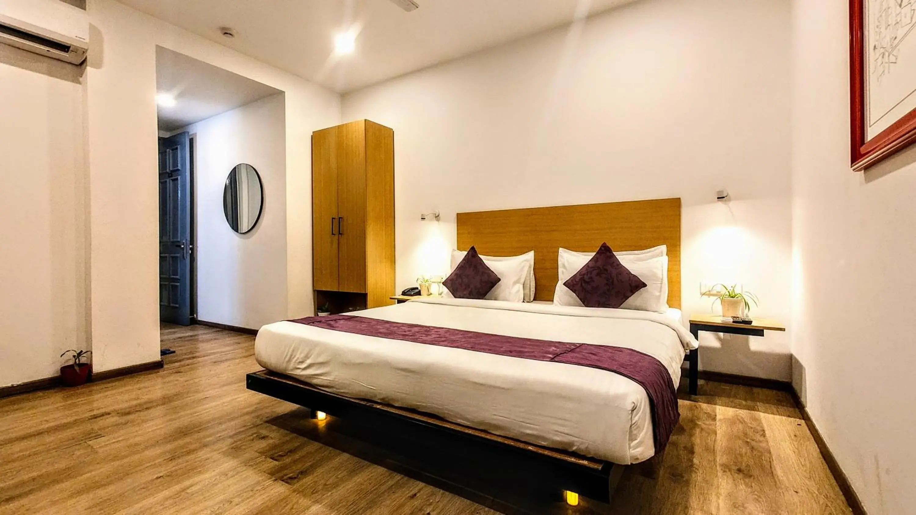Deluxe Double Room with Balcony - single occupancy in Hotel Mavens White Artemis Hospital Road Sector 52 Gurgaon Deluxe Double Room with Balcony - single occupancy in Hotel Mavens White Artemis Hospital Road Sector 52 Gurgaon