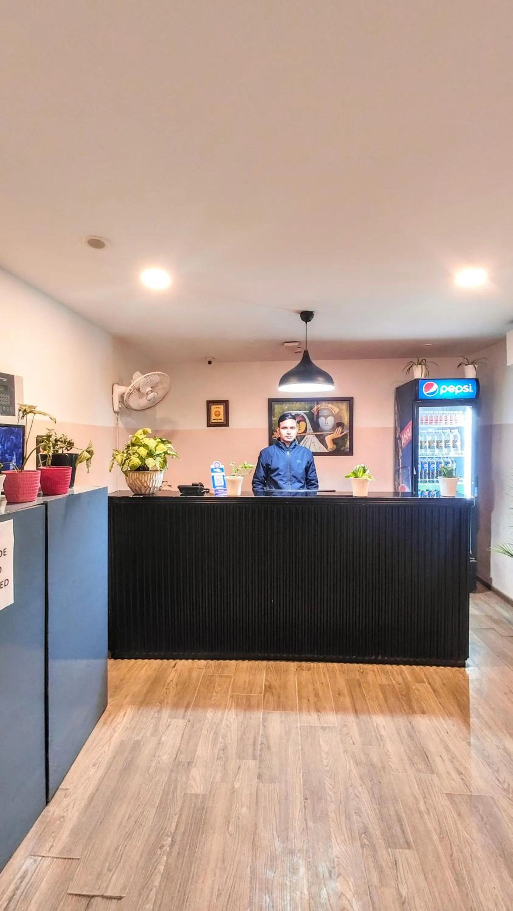 Lobby or reception in Hotel Mavens White Artemis Hospital Road Sector 52 Gurgaon