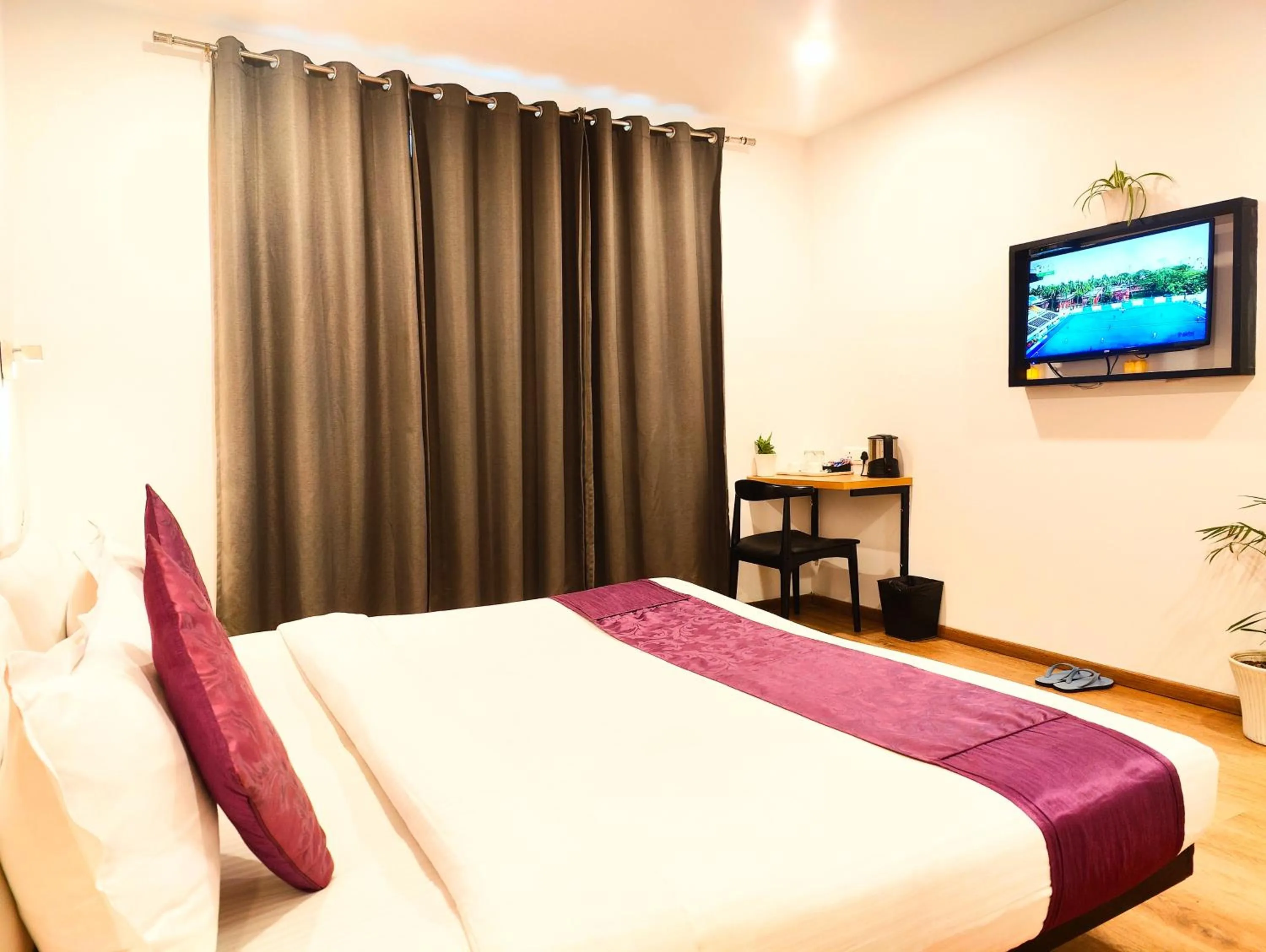 Bedroom, Bed in Hotel Mavens White Artemis Hospital Road Sector 52 Gurgaon