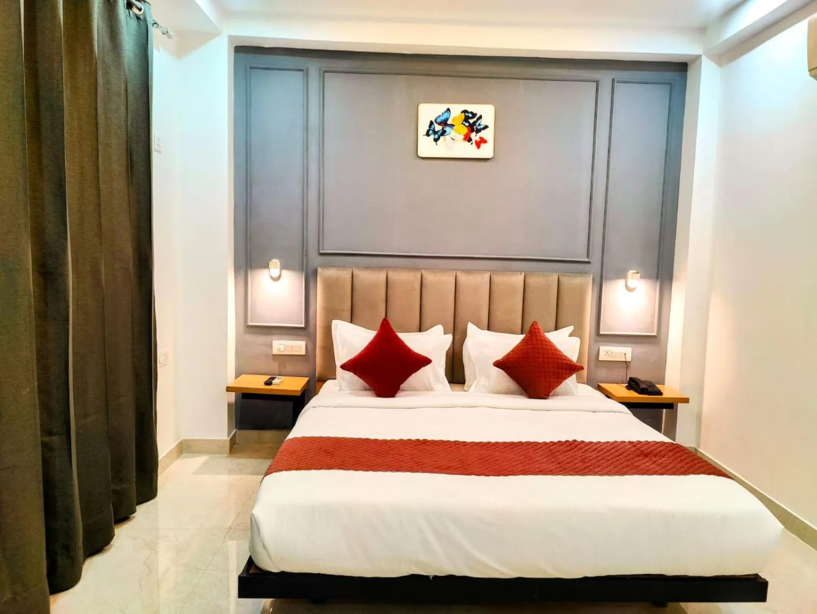 Bed in Hotel Mavens White Artemis Hospital Road Sector 52 Gurgaon
