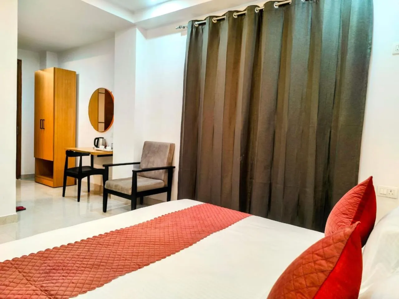 Bed in Hotel Mavens White Artemis Hospital Road Sector 52 Gurgaon