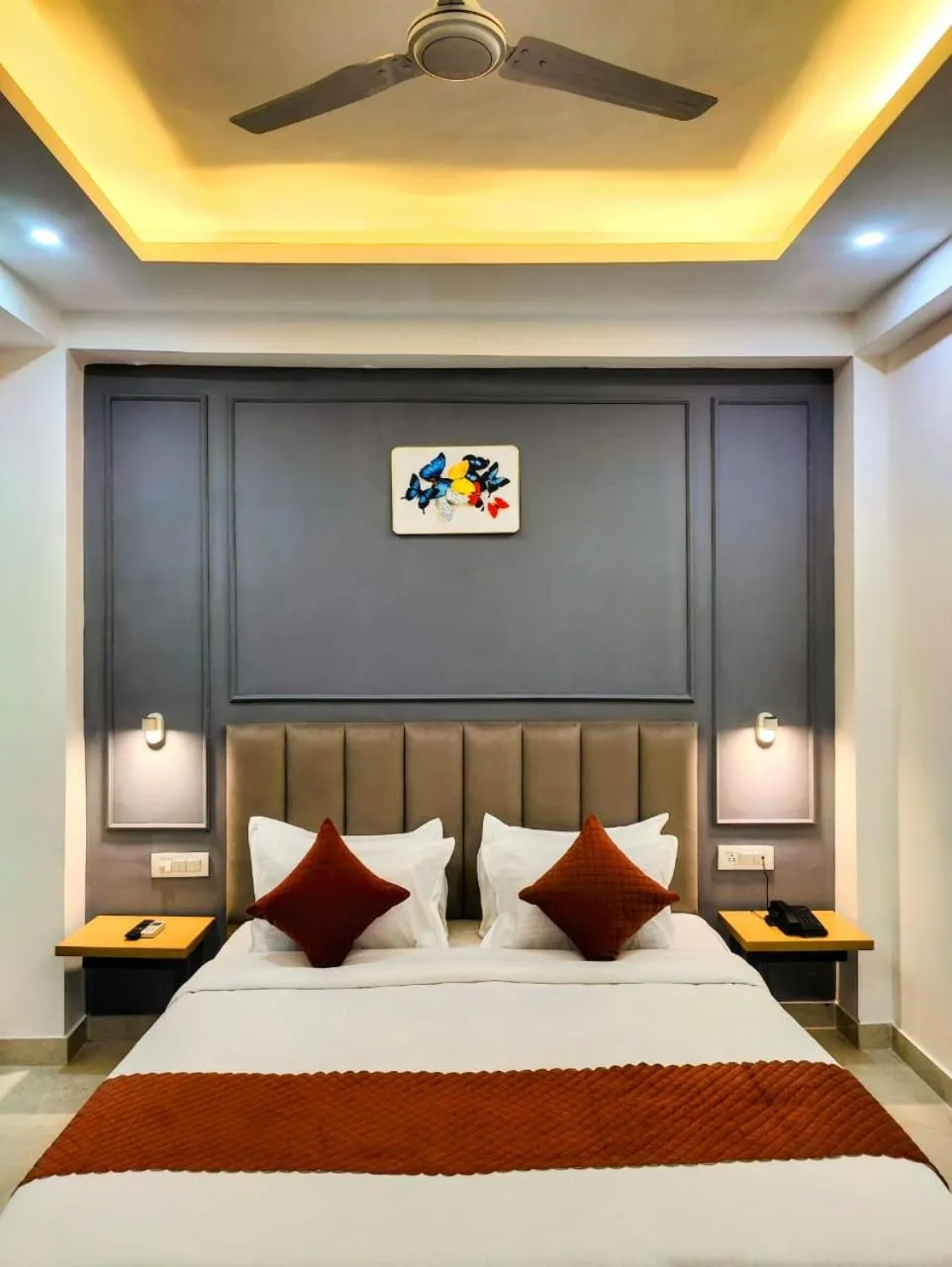 Bed in Hotel Mavens White Artemis Hospital Road Sector 52 Gurgaon