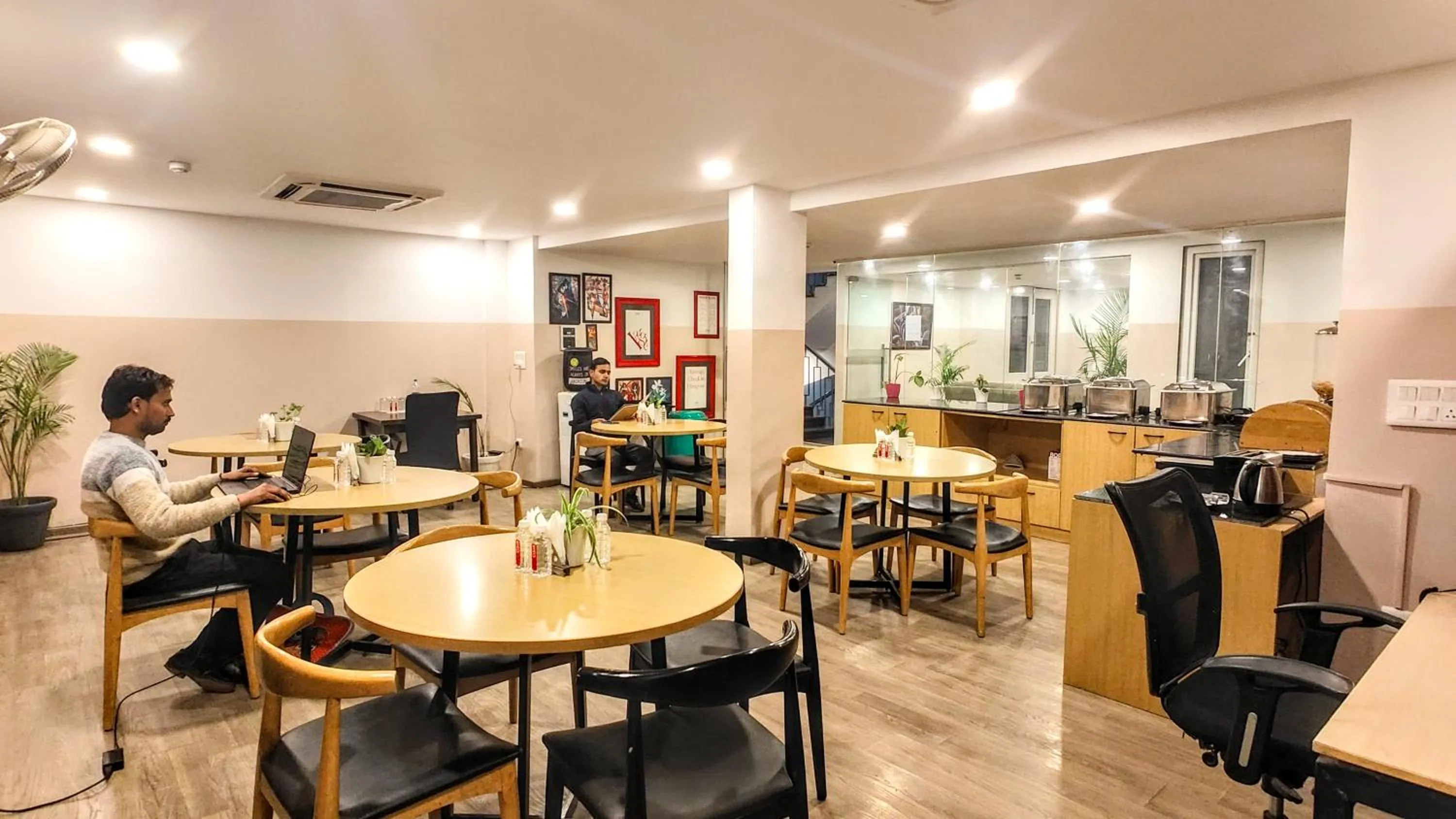 Dining area in Hotel Mavens White Artemis Hospital Road Sector 52 Gurgaon