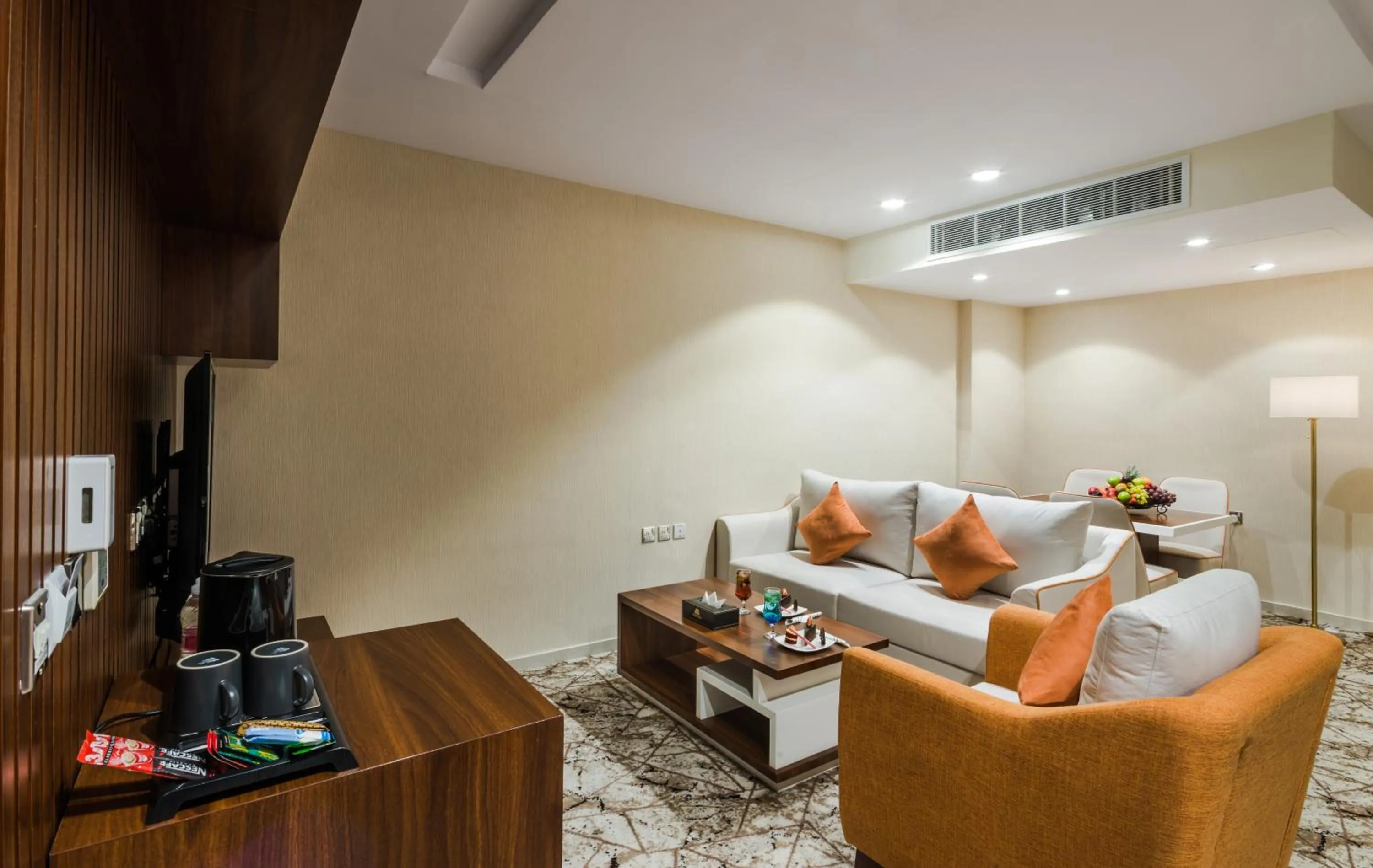 Living room in Tulip Plaza Hotel