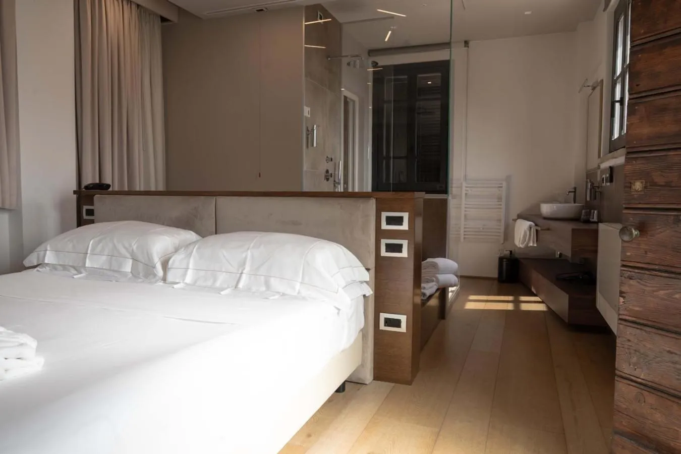 Hot Tub, Bed in Le Cappuccinelle Suites&SPA