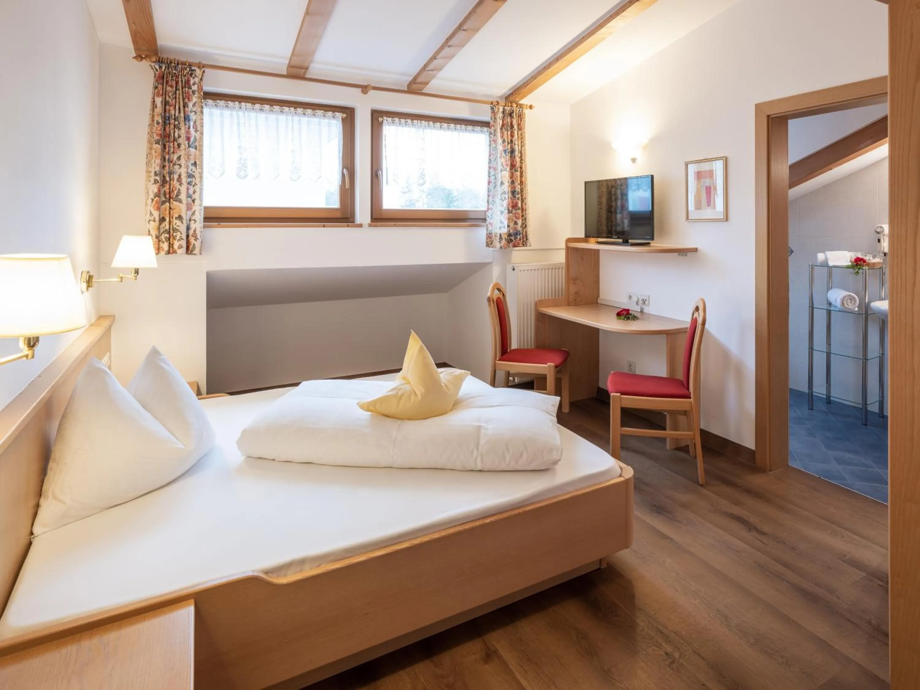 Photo of the whole room, Bed in Hotel B&B Martha