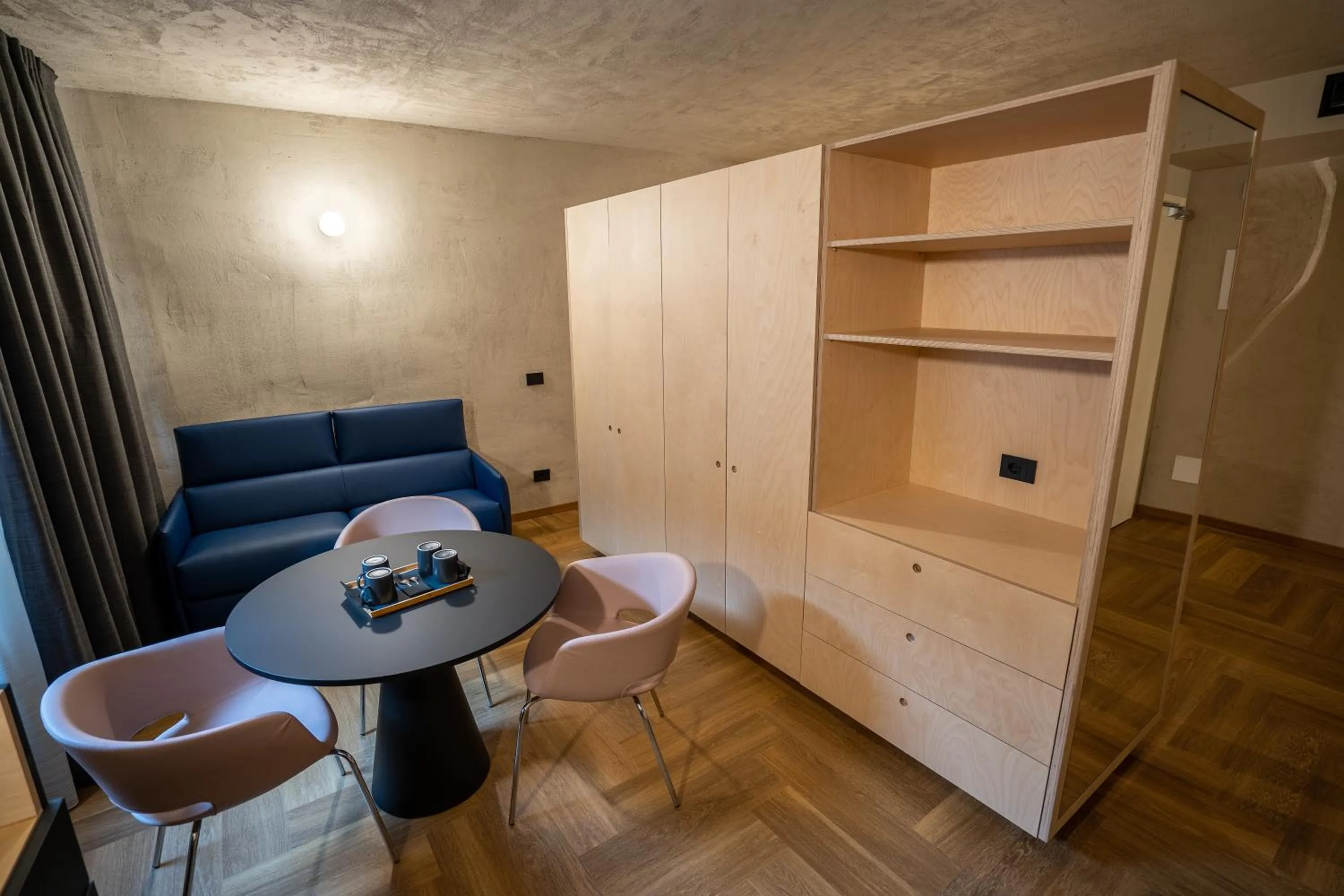 Photo of the whole room in La Meridiana