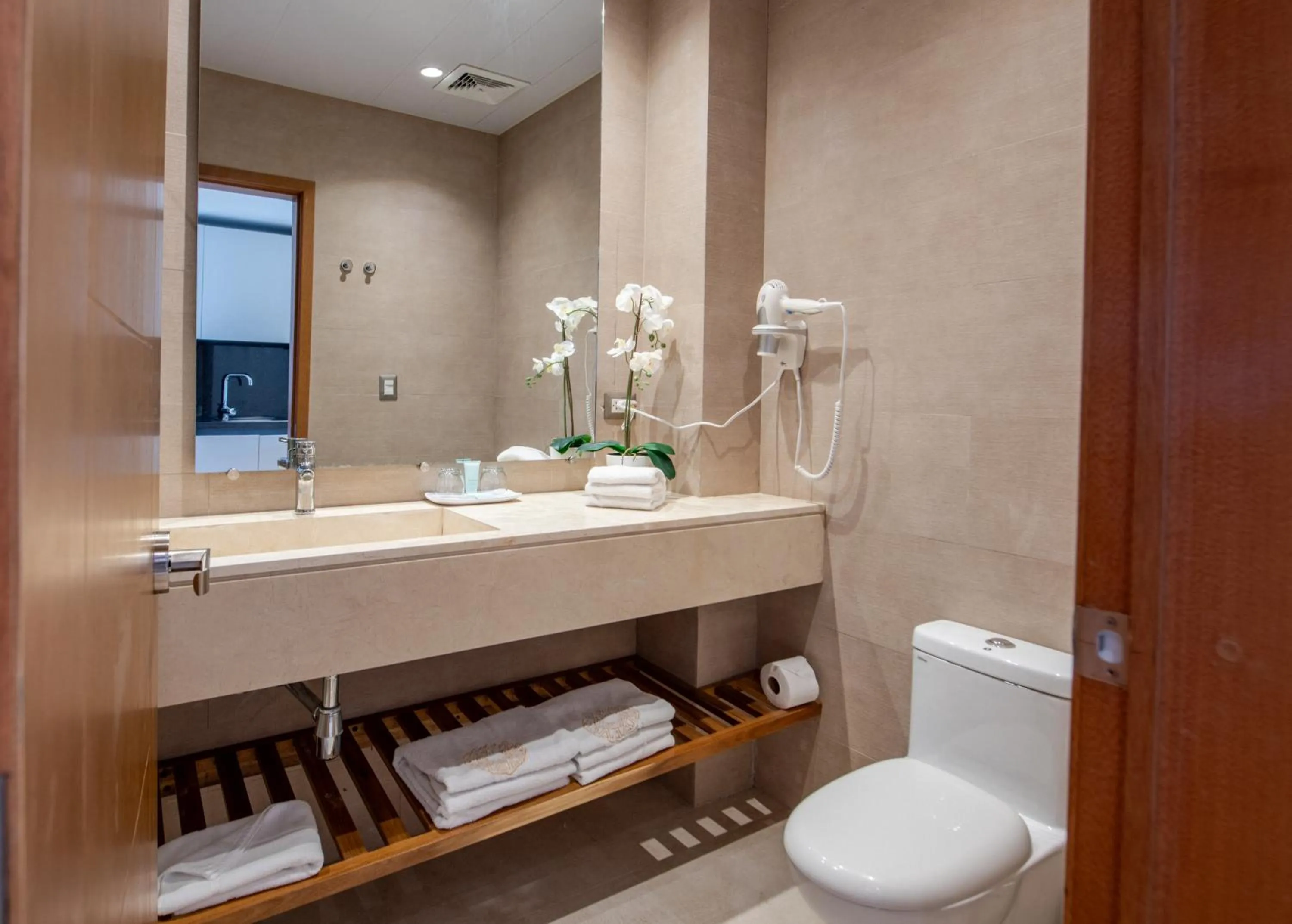 Shower in Hacienda Samana Bay Hotel