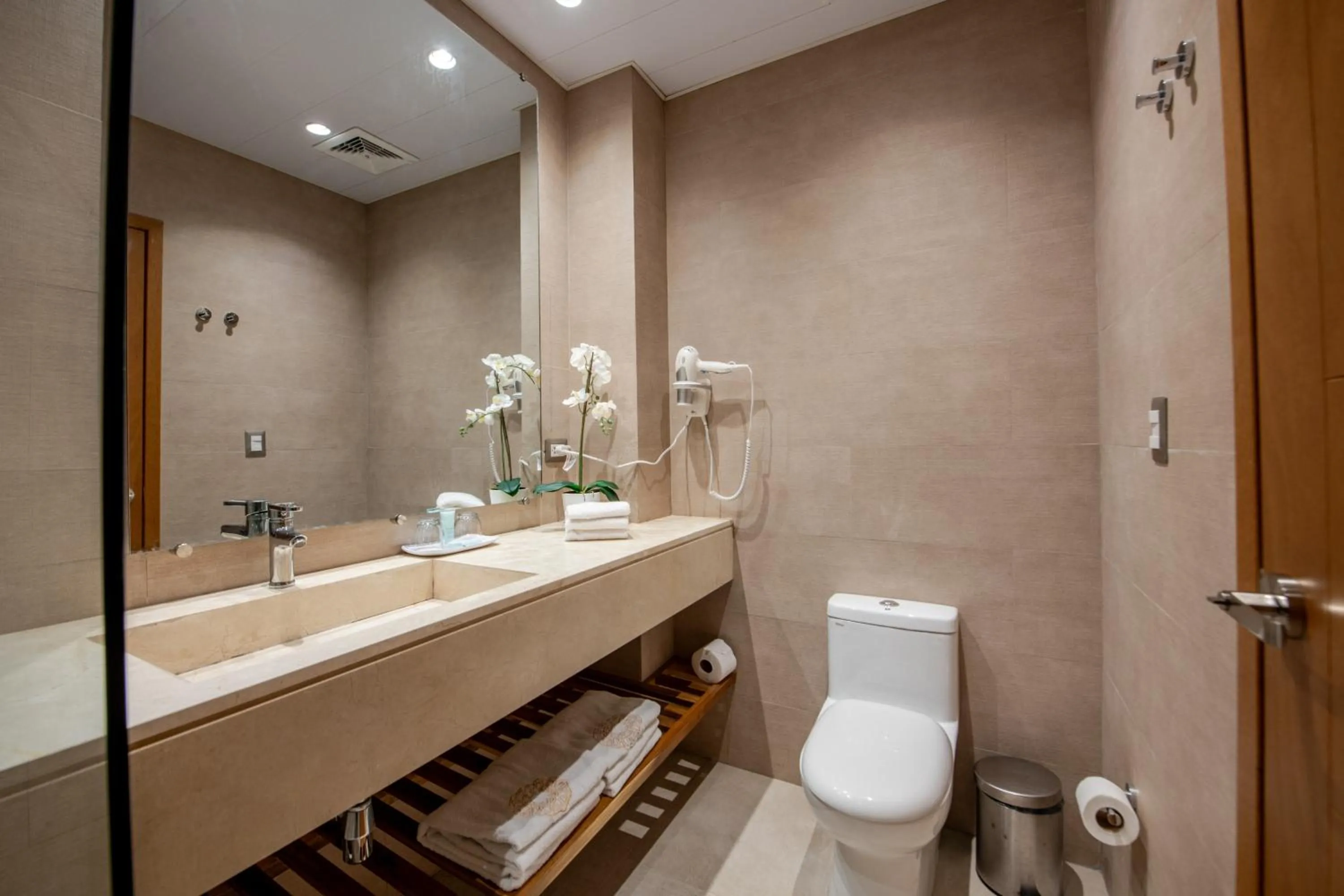 Shower in Hacienda Samana Bay Hotel