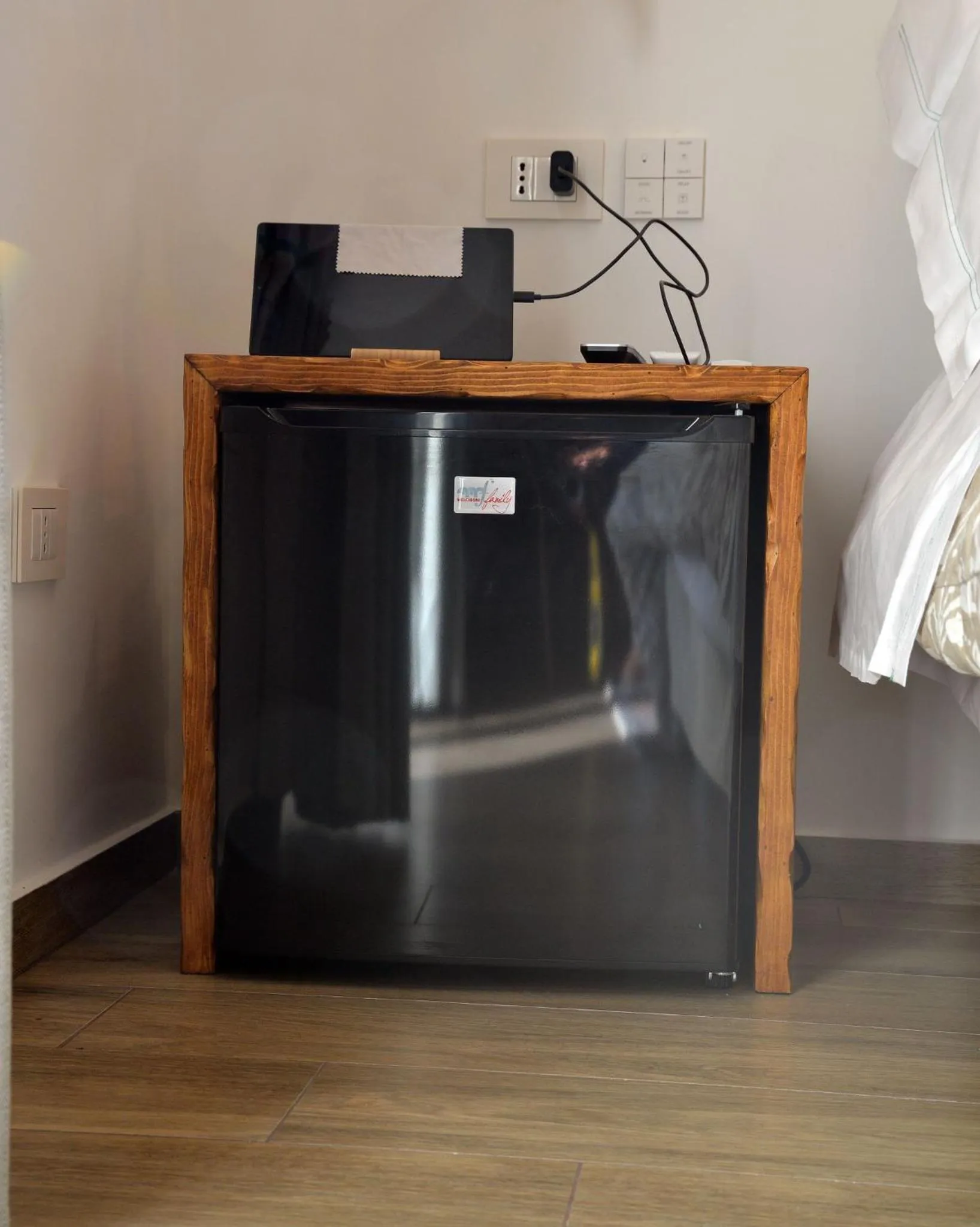 oven in Urban jungle rooms