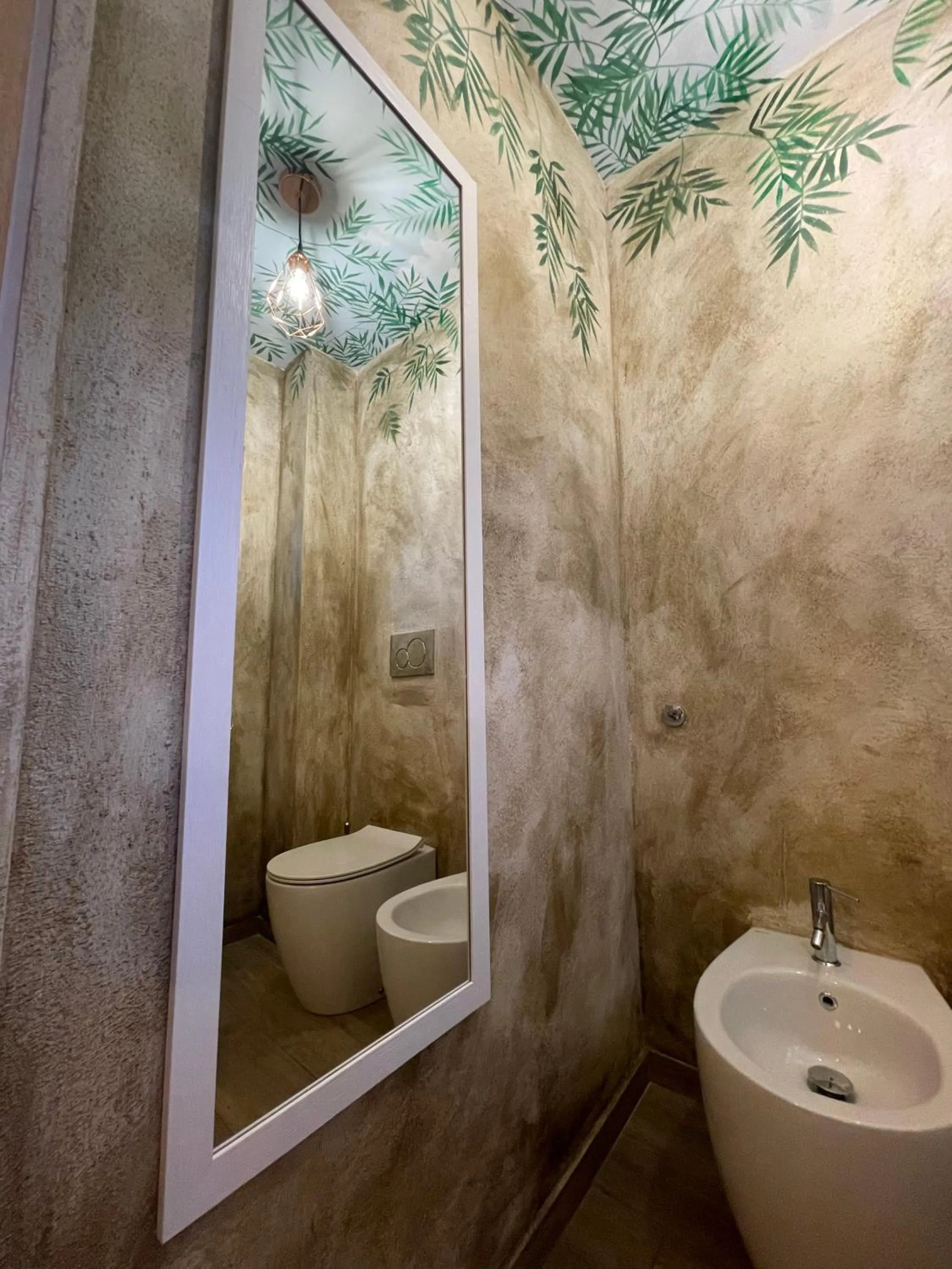 Bathroom in Urban jungle rooms