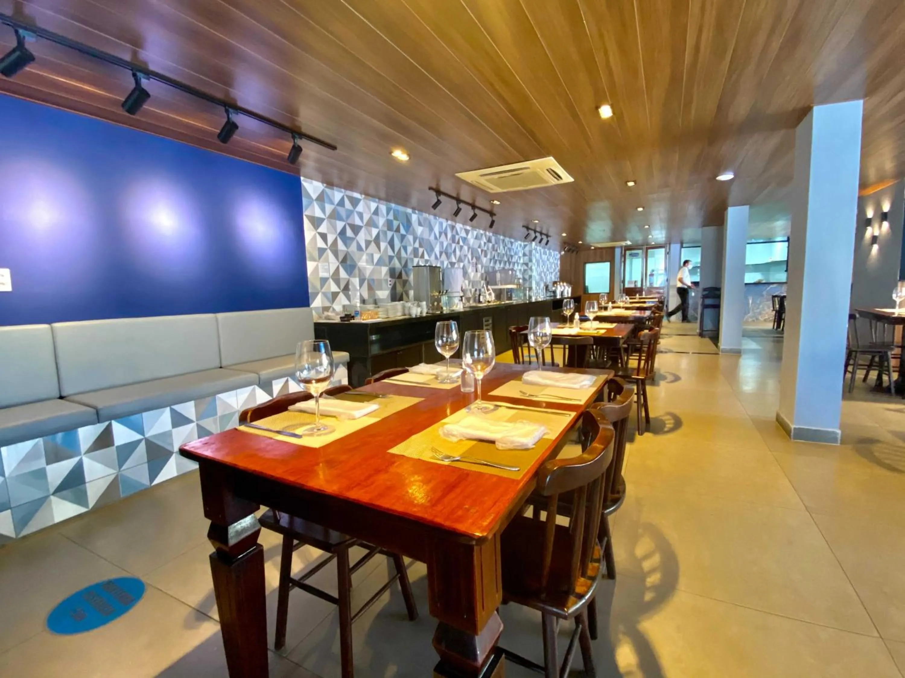 Restaurant/places to eat in Bessa Beach Hotel