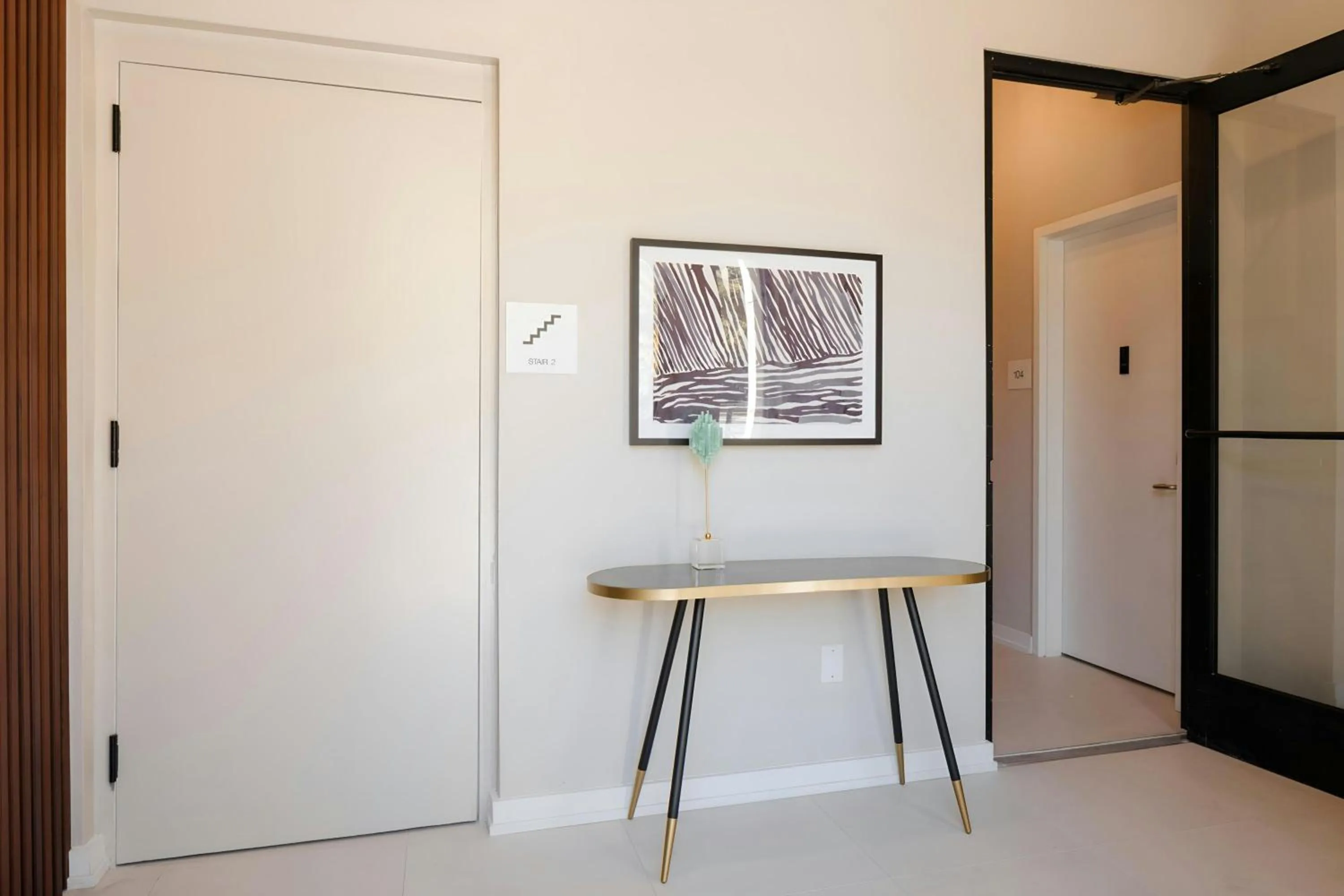 Lobby or reception in Sonder by Marriott Bonvoy The Edison Apartments Old City