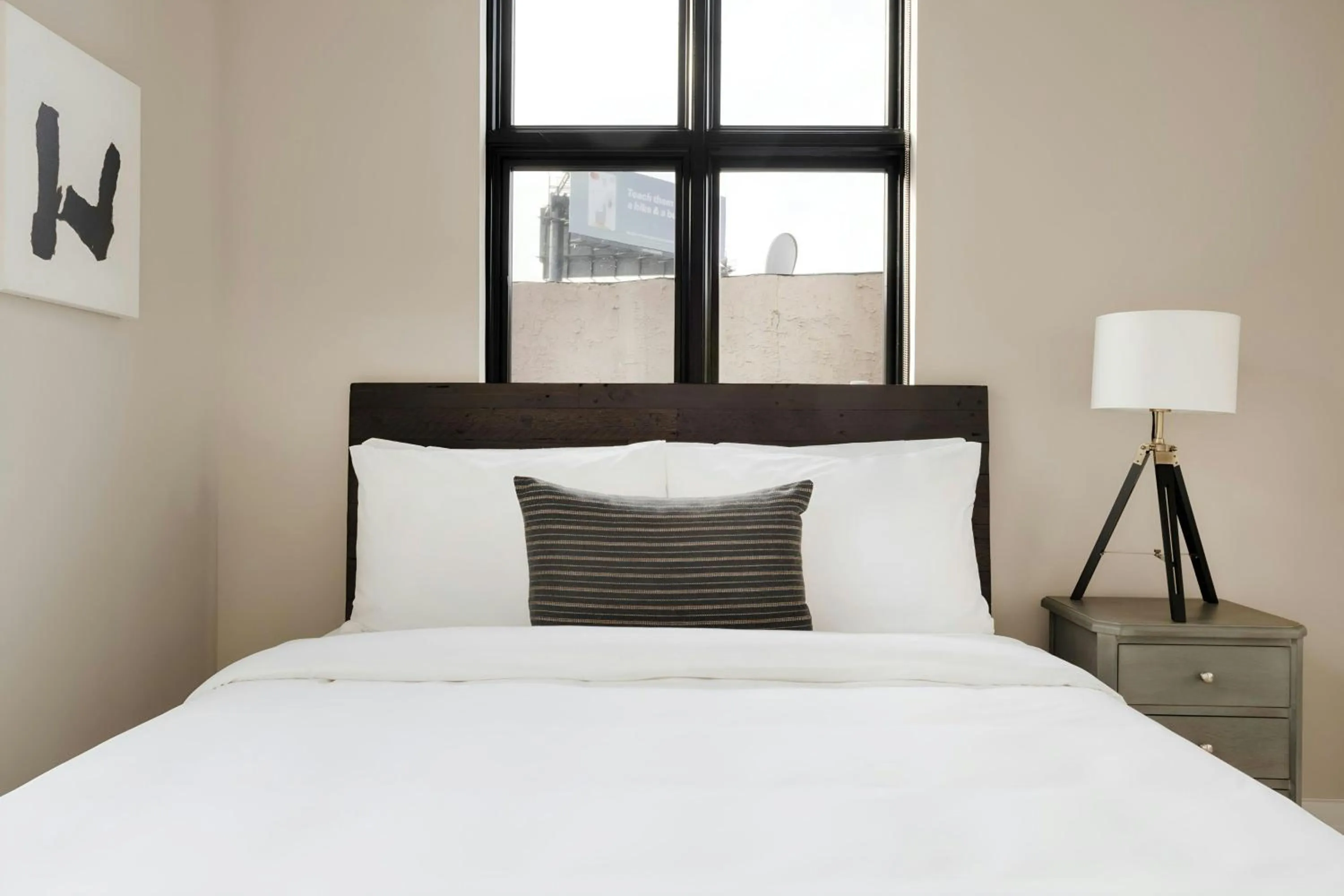 Bedroom, Bed in Sonder by Marriott Bonvoy The Edison Apartments Old City