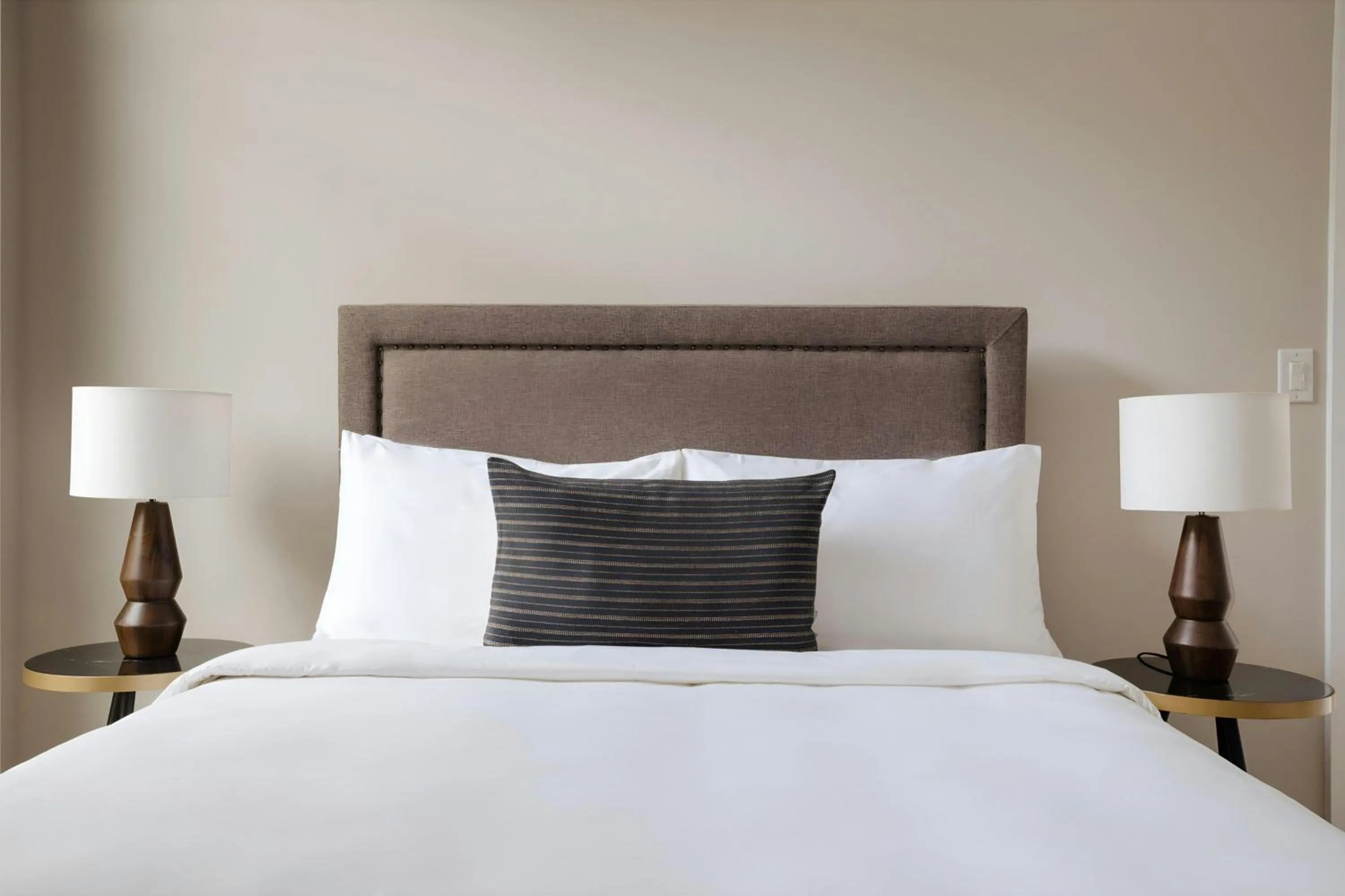 Bedroom, Bed in Sonder by Marriott Bonvoy The Edison Apartments Old City