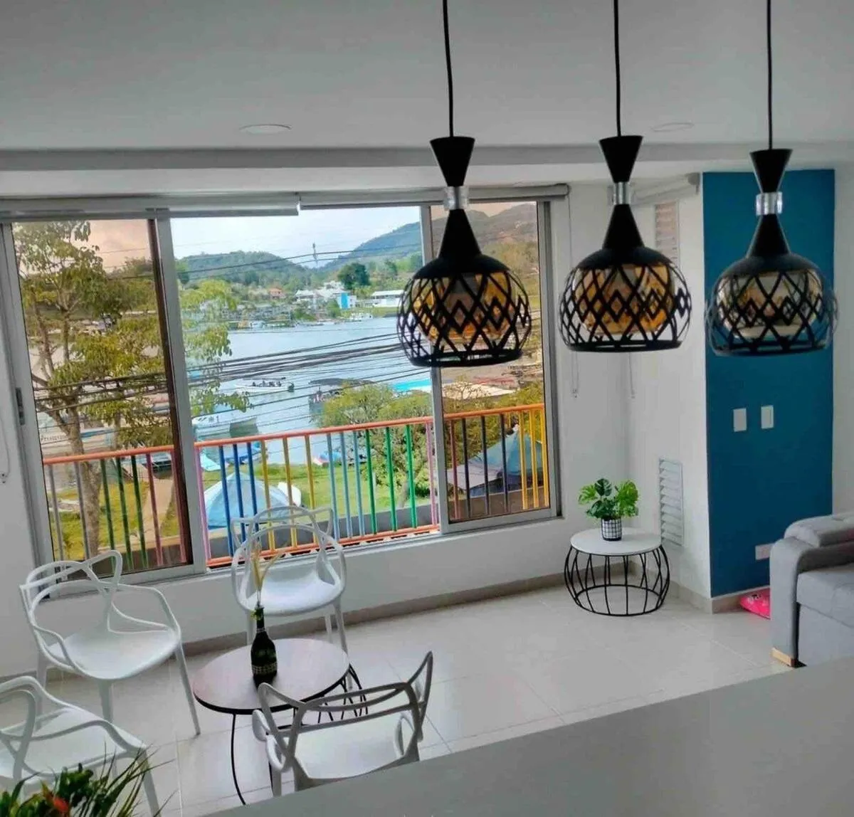 Living room in Apartamentos Avenida del malecón, frente al lago. Guatape