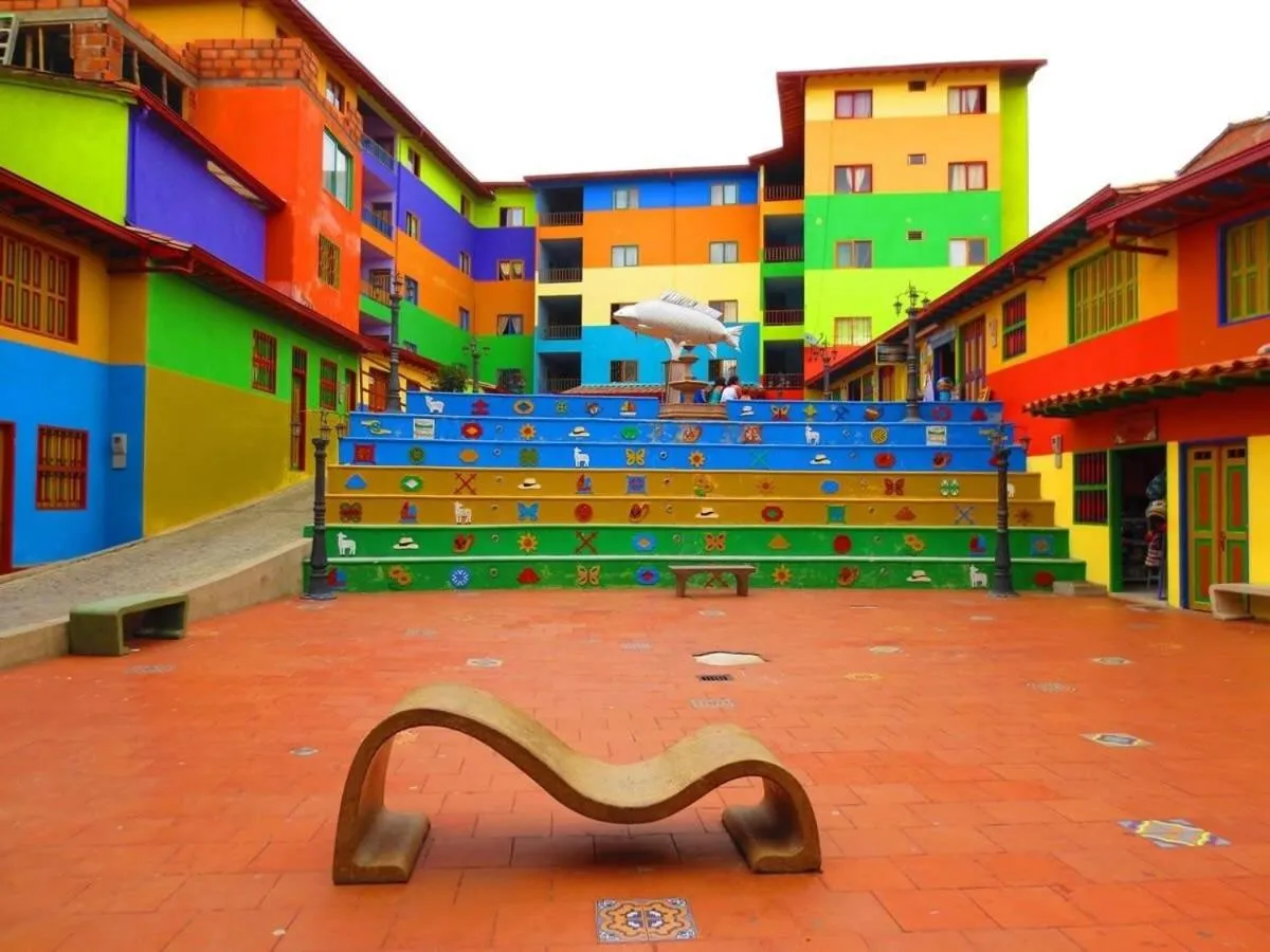 Apartamentos Avenida del malecón, frente al lago. Guatape