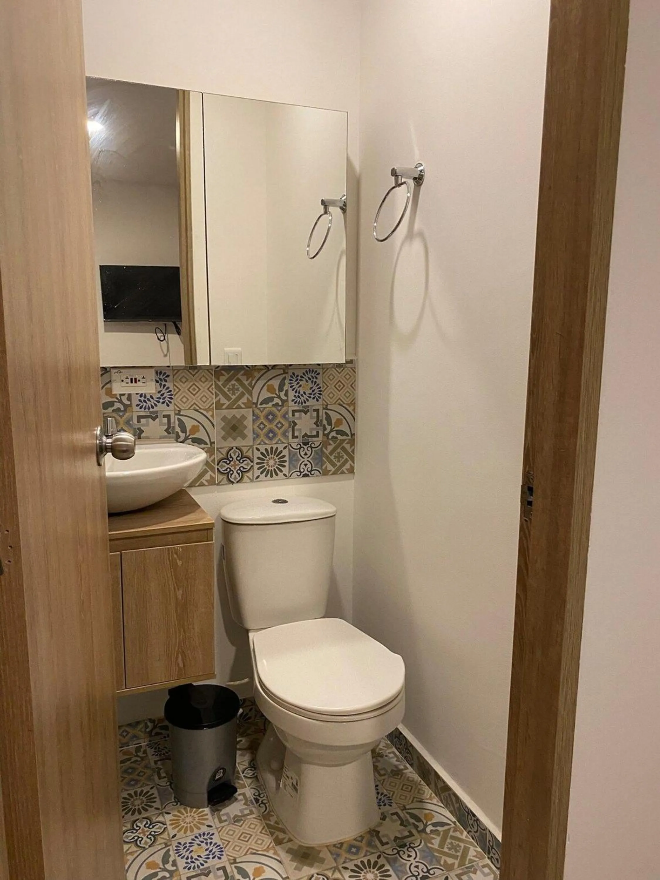 Toilet in Apartamentos Avenida del malecón, frente al lago. Guatape