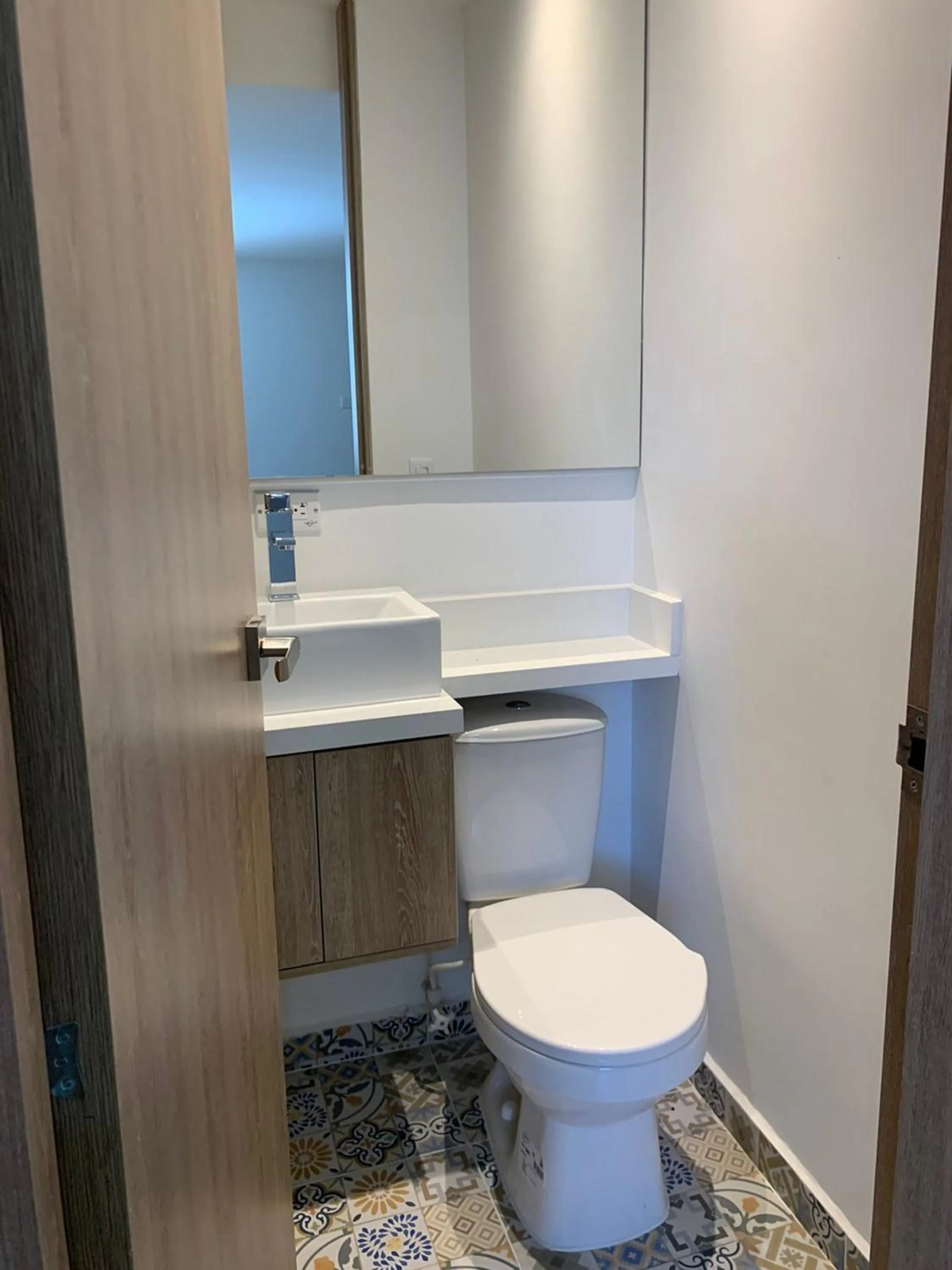 Apartamentos Avenida del malecón, frente al lago. Guatape