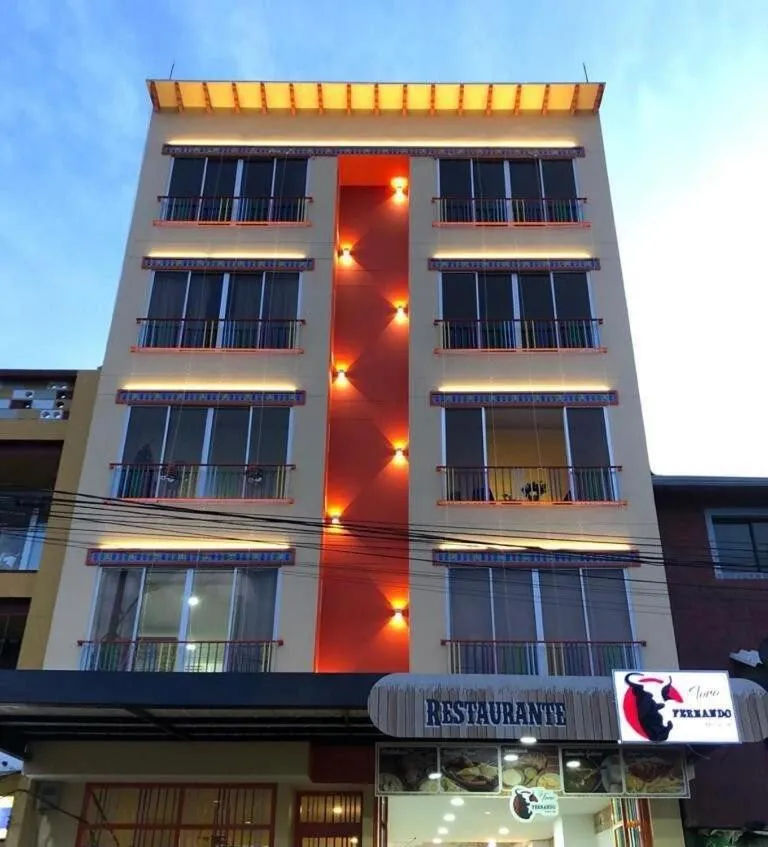 Apartamentos Avenida del malecón, frente al lago. Guatape